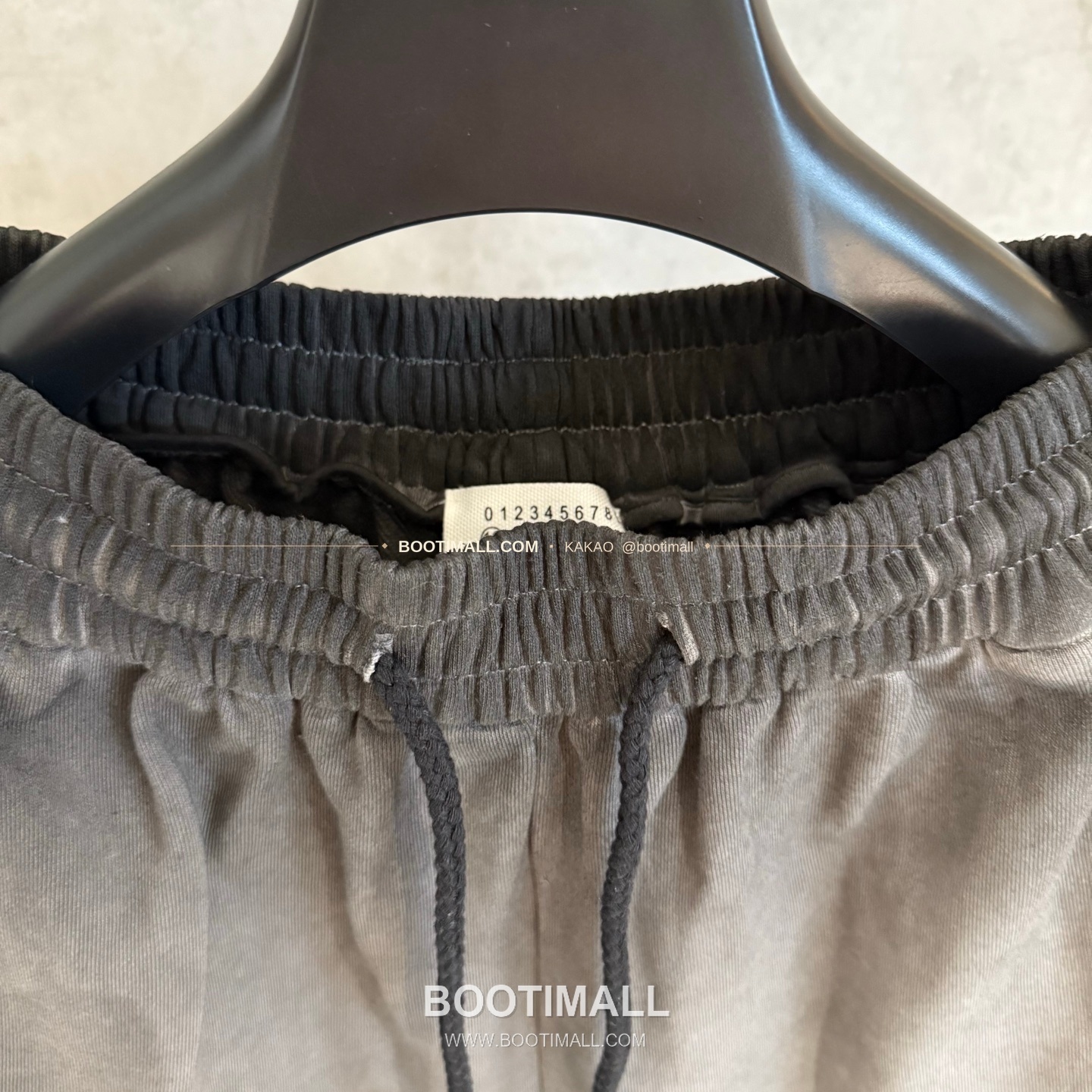 메종마르지엘라 2026SS 헤비코튼 루즈핏 블랙 쇼츠 Maison Margiela 2026 SS Heavy Cotton Loose Fit Black Shorts D115 5