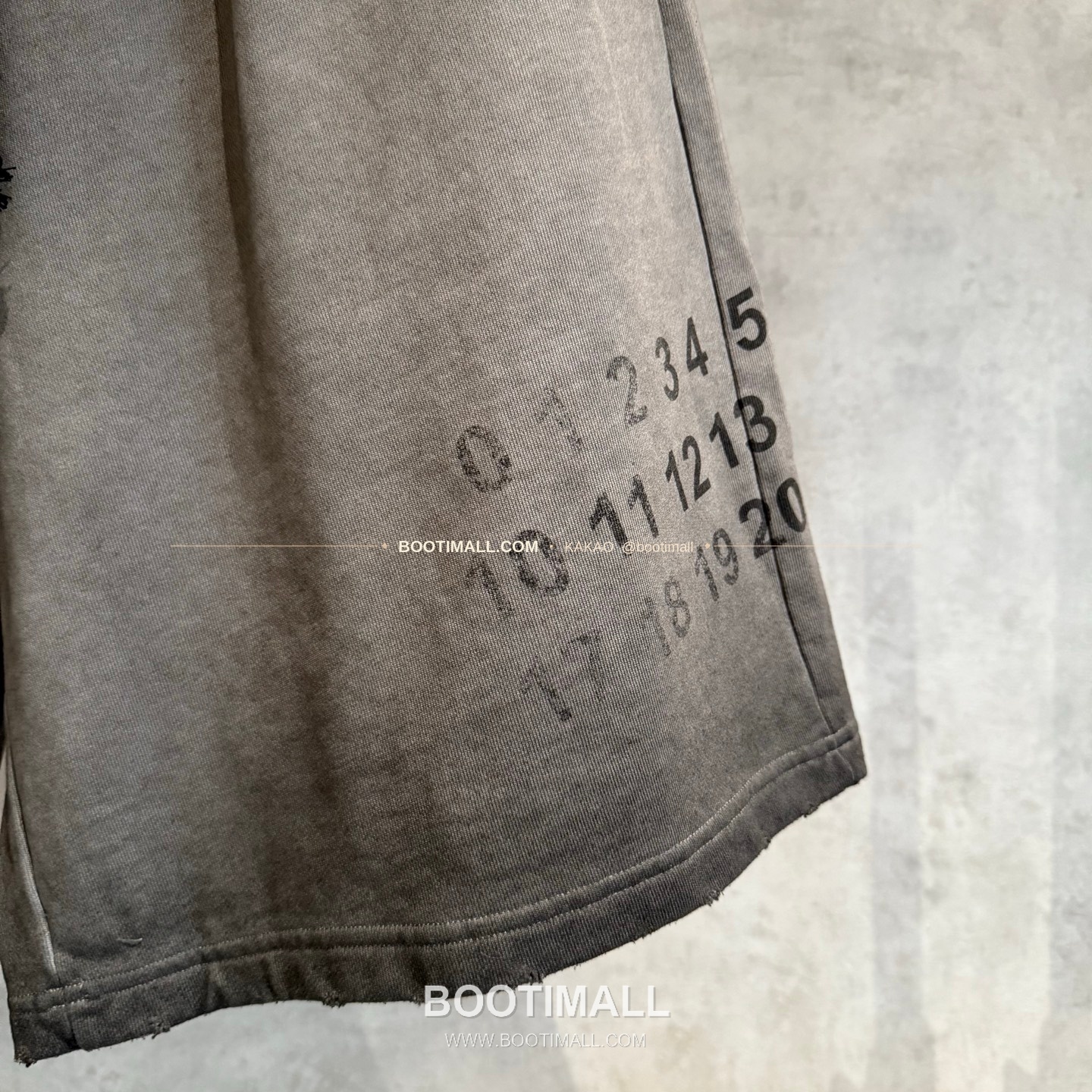 메종마르지엘라 2026SS 헤비코튼 루즈핏 블랙 쇼츠 Maison Margiela 2026 SS Heavy Cotton Loose Fit Black Shorts D115 6