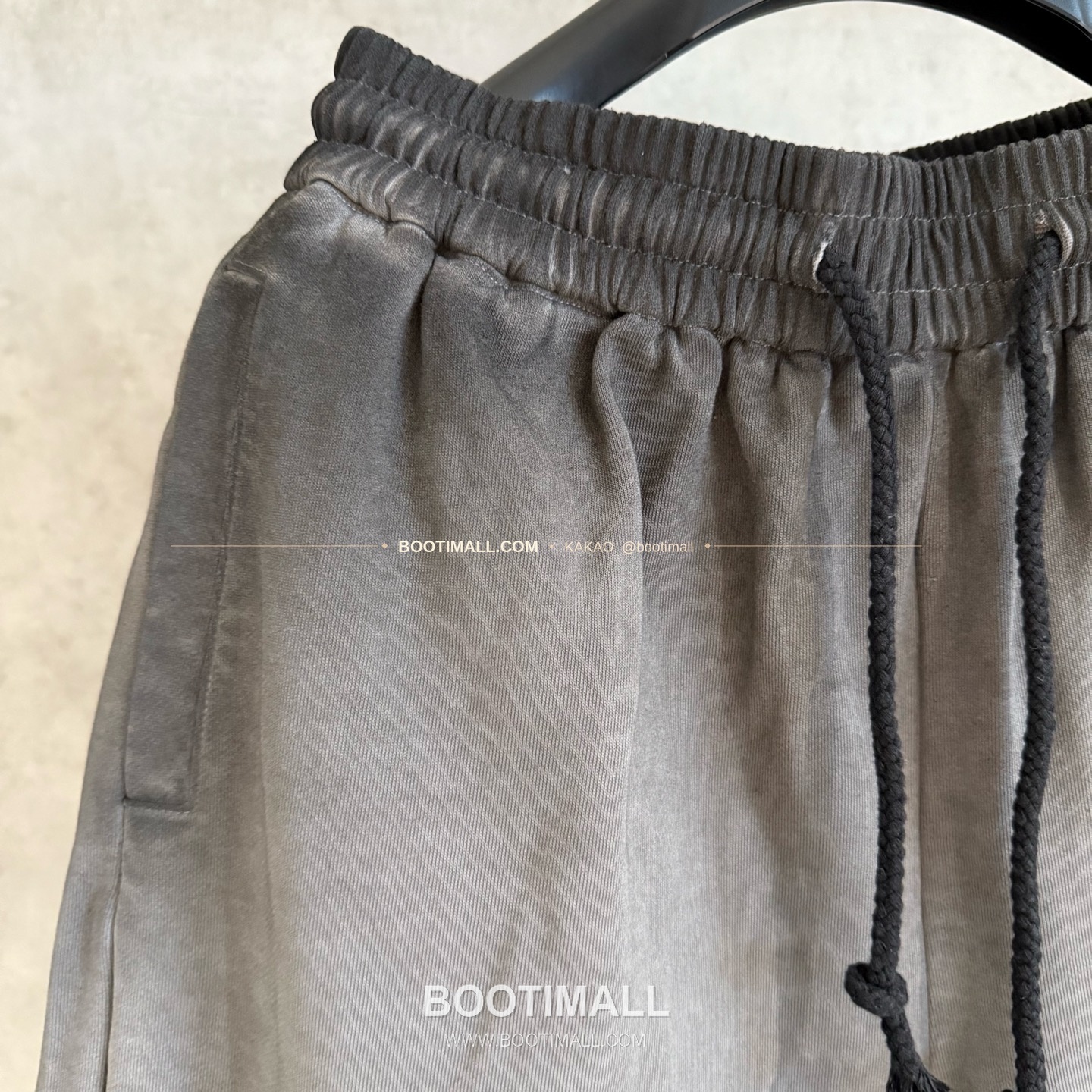 메종마르지엘라 2026SS 헤비코튼 루즈핏 블랙 쇼츠 Maison Margiela 2026 SS Heavy Cotton Loose Fit Black Shorts D115 7