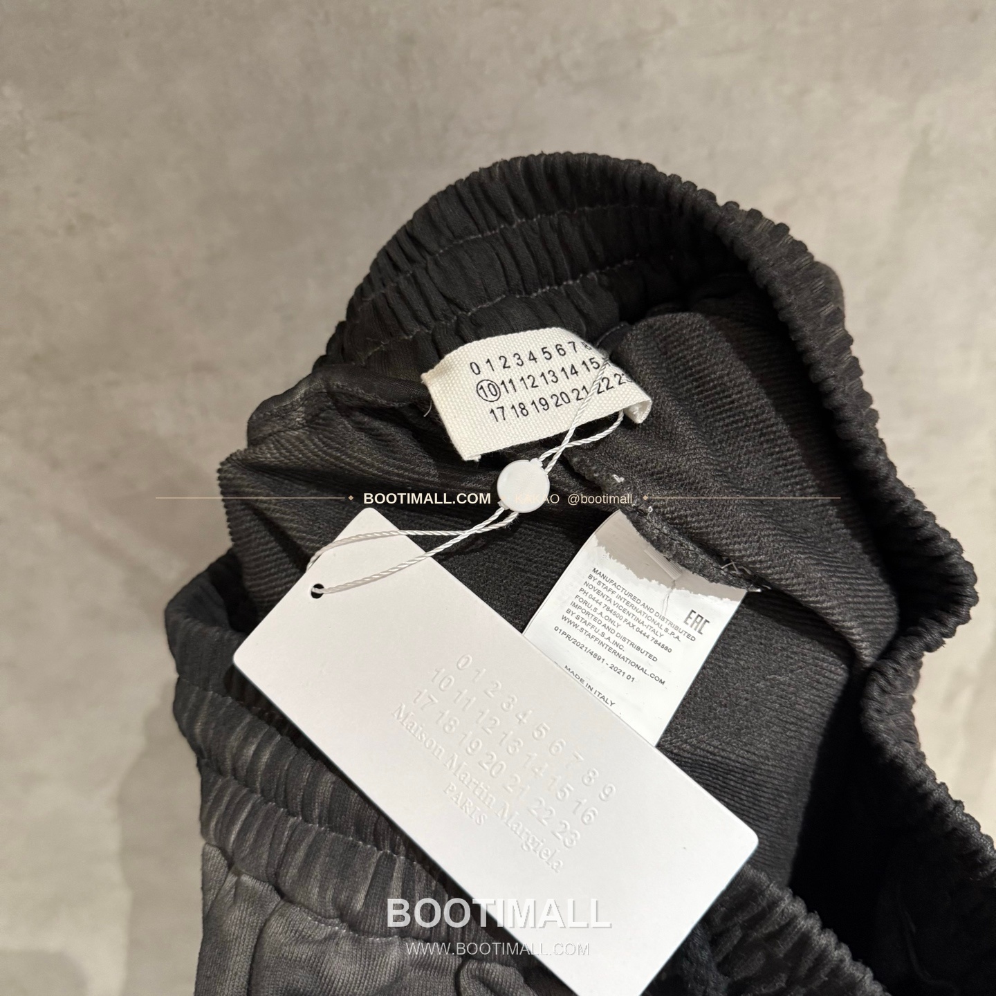 메종마르지엘라 2026SS 헤비코튼 루즈핏 블랙 쇼츠 Maison Margiela 2026 SS Heavy Cotton Loose Fit Black Shorts D115 8