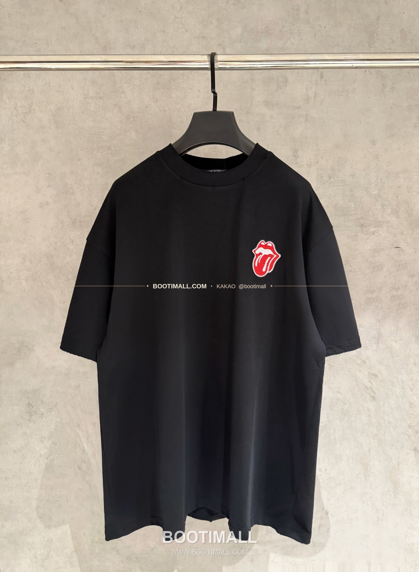 크롬하츠 2026SS 헤비코튼 자수 디스트로이드 루즈핏 블랙 반팔 티셔츠 Chrome Hearts 2026 SS Heavy Cotton Embroidered Distressed Loose Fit Black T-Shirt K241 1