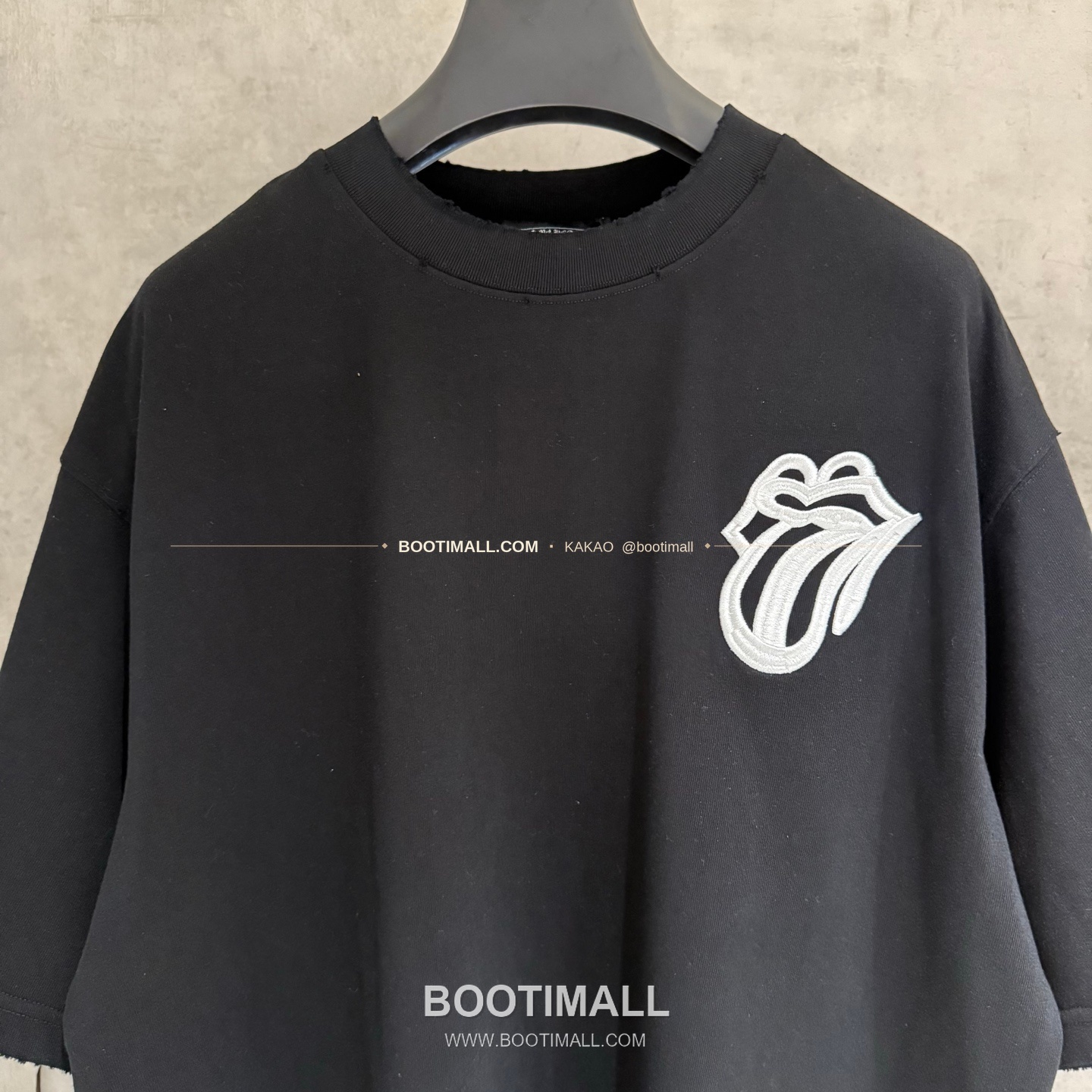 크롬하츠 2026SS 헤비코튼 자수 디스트로이드 루즈핏 블랙 반팔 티셔츠 Chrome Hearts 2026 SS Heavy Cotton Embroidered Distressed Loose Fit Black T-Shirt K233 3