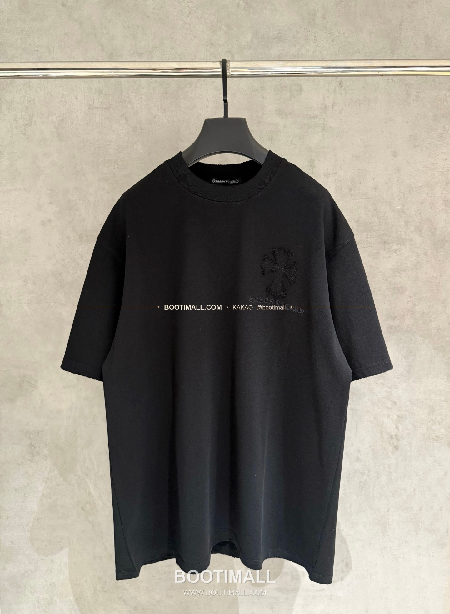 크롬하츠 2026SS 헤비코튼 자수 디스트로이드 루즈핏 블랙 반팔 티셔츠 Chrome Hearts 2026 SS Heavy Cotton Embroidered Distressed Loose Fit Black T-Shirt K229 1