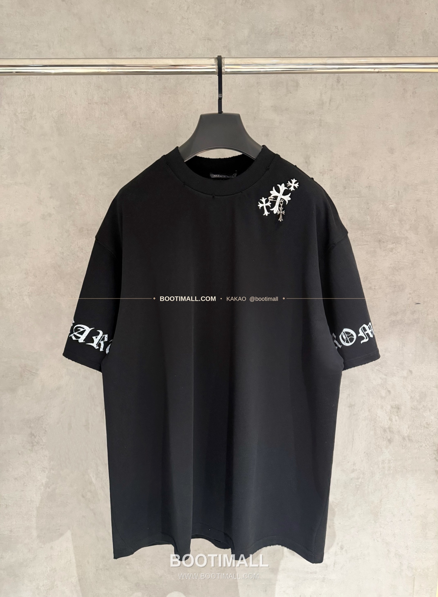 크롬하츠 2026SS 헤비코튼 자수 디스트로이드 루즈핏 블랙 반팔 티셔츠 Chrome Hearts 2026 SS Heavy Cotton Embroidered Distressed Loose Fit Black T-Shirt K225 1