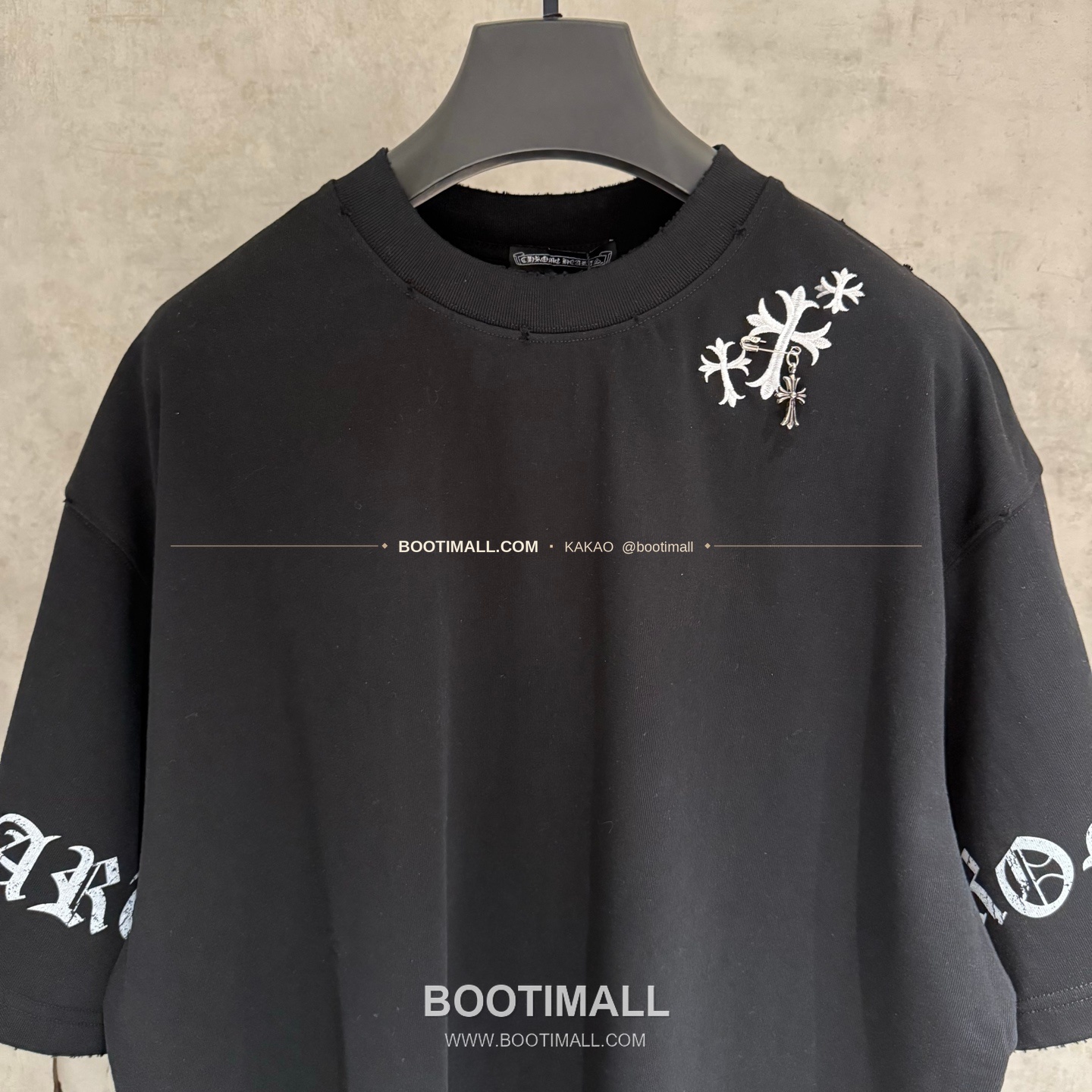 크롬하츠 2026SS 헤비코튼 자수 디스트로이드 루즈핏 블랙 반팔 티셔츠 Chrome Hearts 2026 SS Heavy Cotton Embroidered Distressed Loose Fit Black T-Shirt K225 3