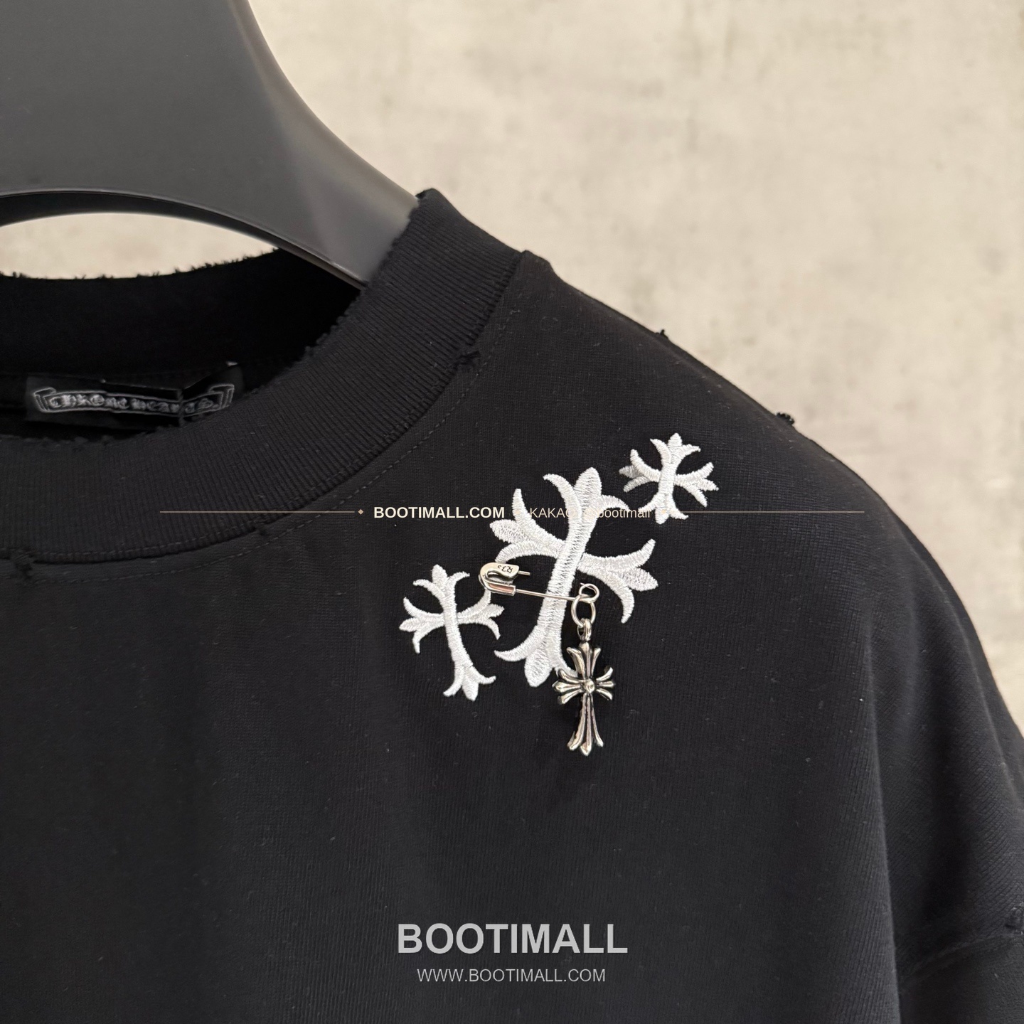 크롬하츠 2026SS 헤비코튼 자수 디스트로이드 루즈핏 블랙 반팔 티셔츠 Chrome Hearts 2026 SS Heavy Cotton Embroidered Distressed Loose Fit Black T-Shirt K225 6