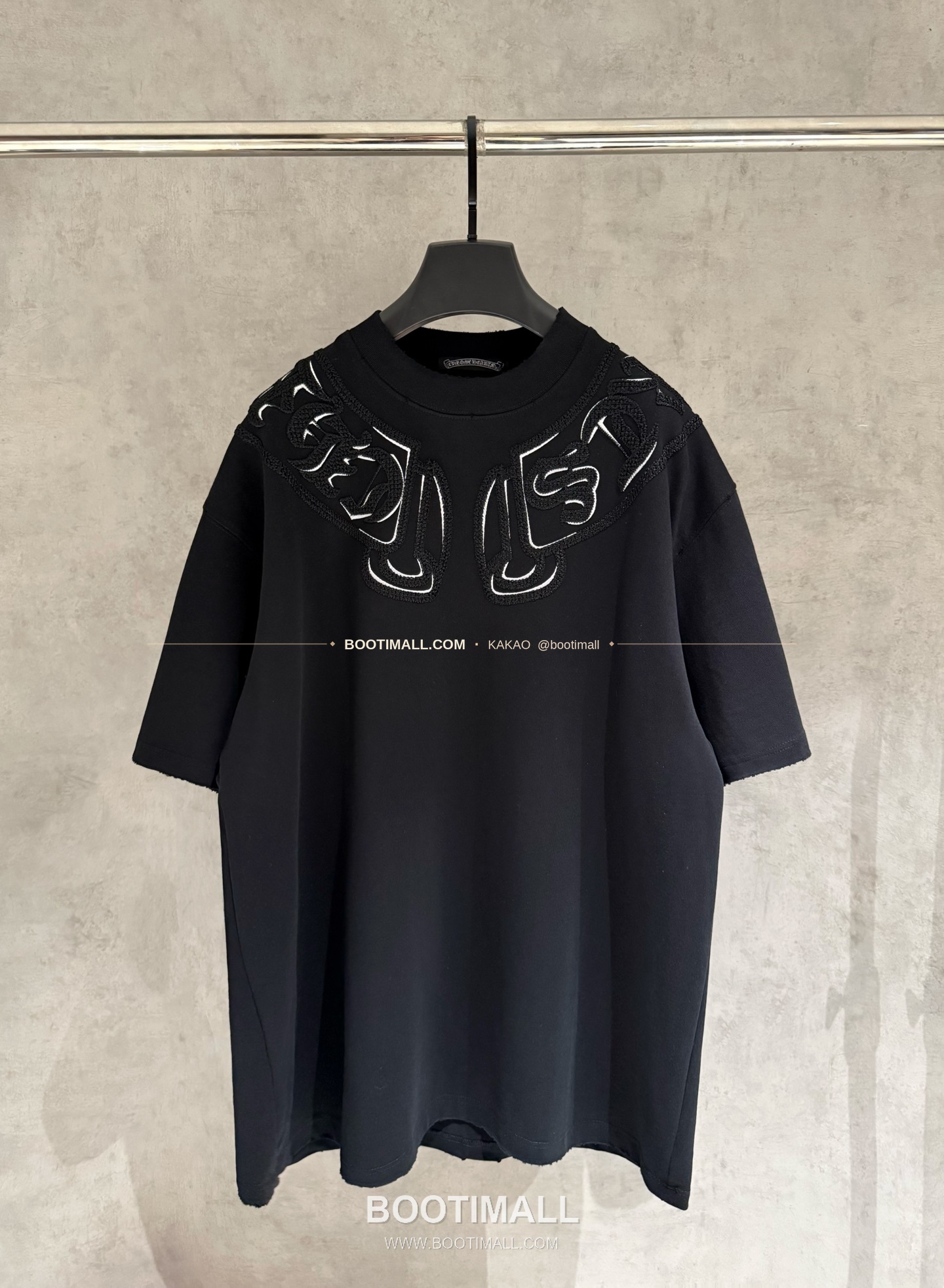크롬하츠 2026SS 헤비코튼 자수 디스트로이드 루즈핏 블랙 반팔 티셔츠 Chrome Hearts 2026 SS Heavy Cotton Embroidered Distressed Loose Fit Black T-Shirt K235 1
