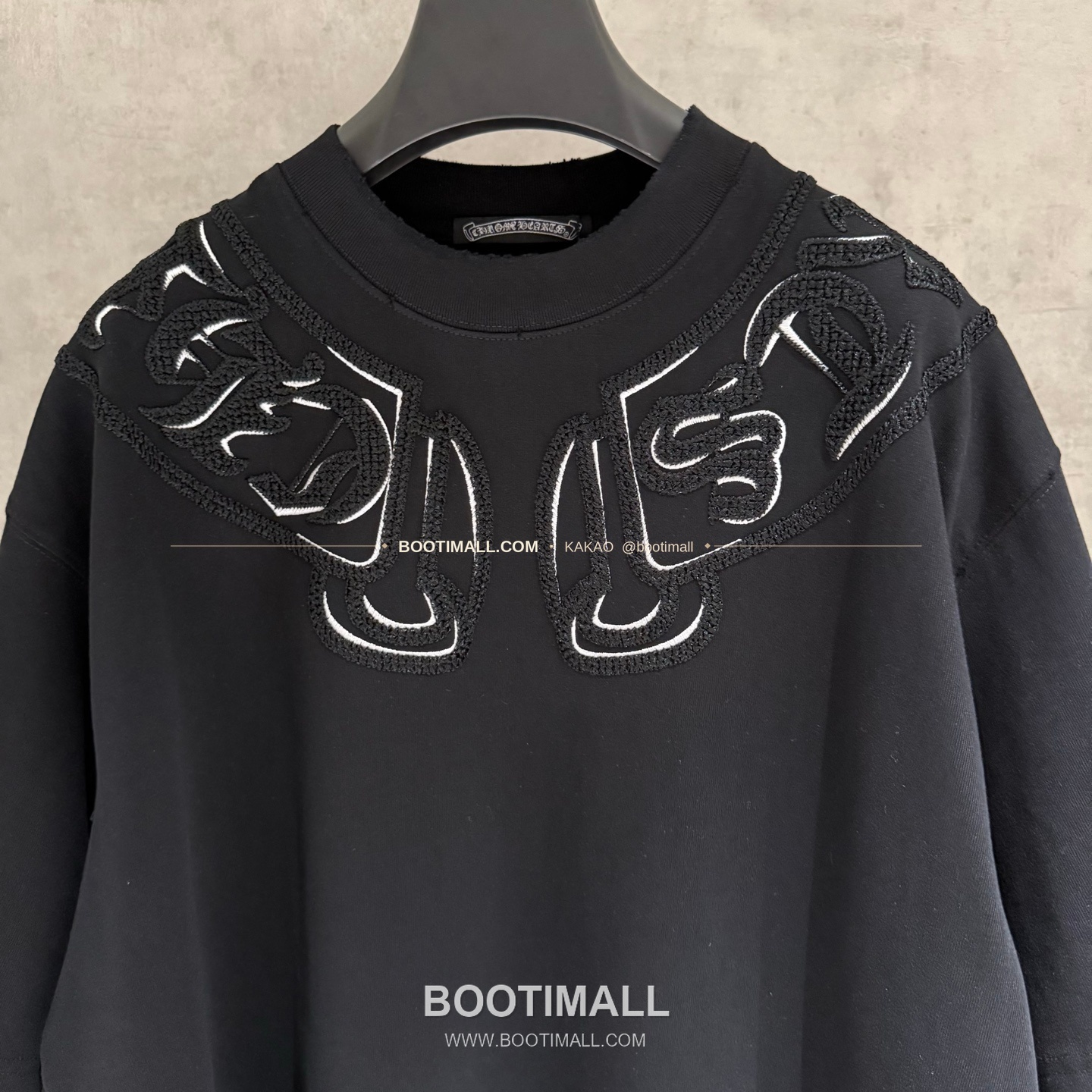 크롬하츠 2026SS 헤비코튼 자수 디스트로이드 루즈핏 블랙 반팔 티셔츠 Chrome Hearts 2026 SS Heavy Cotton Embroidered Distressed Loose Fit Black T-Shirt K235 3