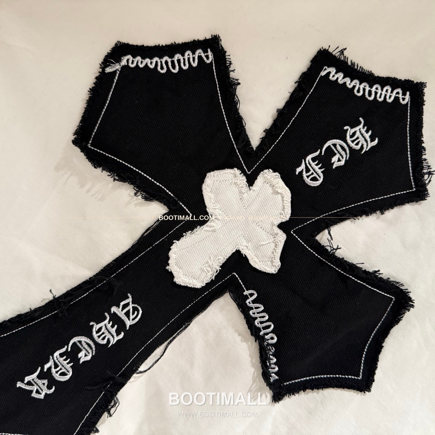 크롬하츠 2026SS 헤비코튼 자수 디스트로이드 루즈핏 블랙 반팔 티셔츠 Chrome Hearts 2026 SS Heavy Cotton Embroidered Distressed Loose Fit Black T-Shirt K194 7