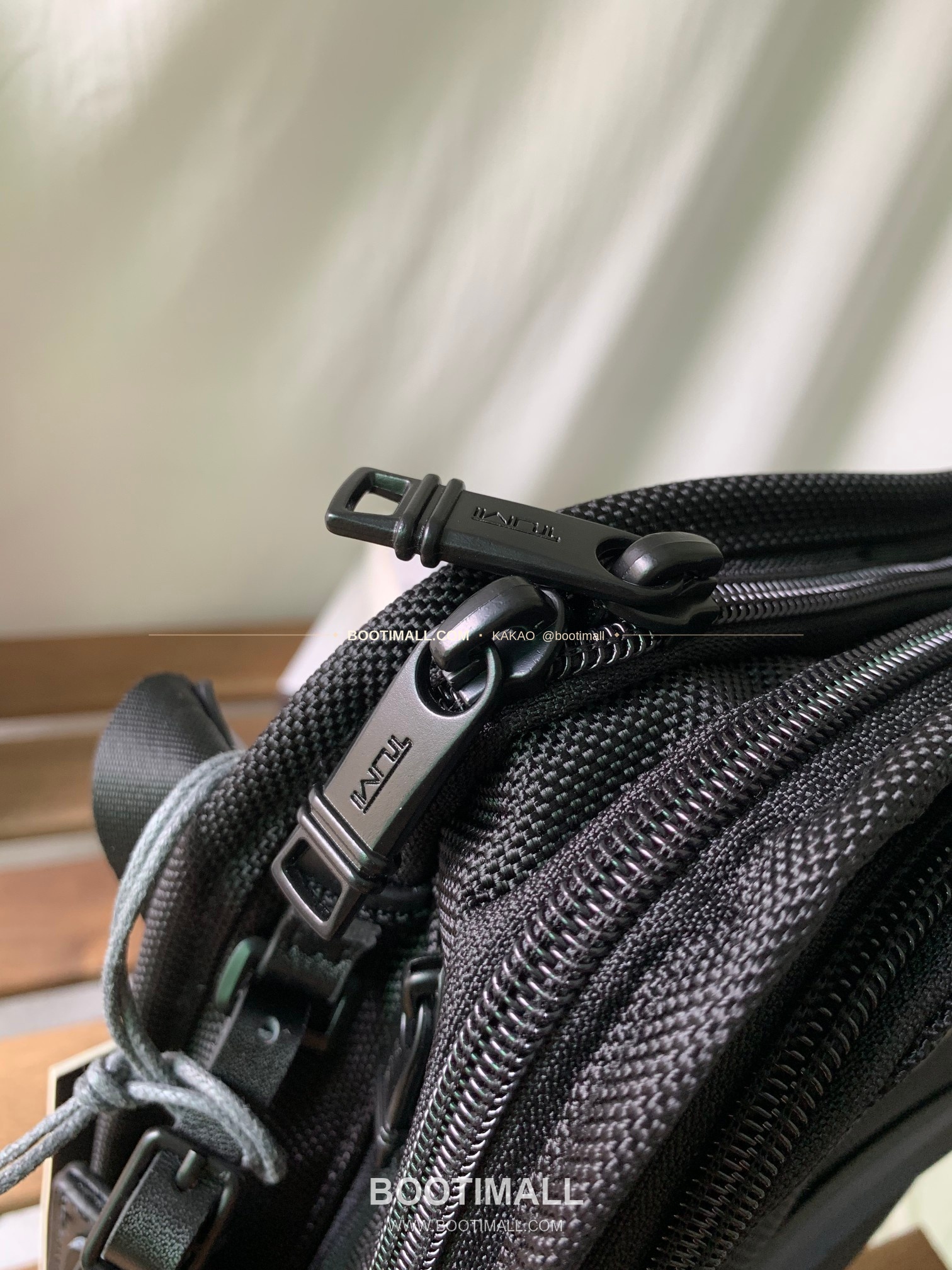 투미 알파3 나일론 멀티포켓 블랙 크로스백 Tumi Alpha 3 Nylon Multi Pocket Black Crossbody Bag 30cm 6