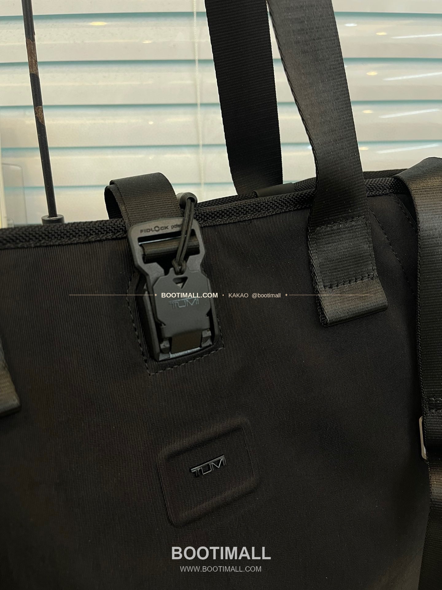 투미 알파브라보 나일론 멀티포켓 블랙 토트백 Tumi Alpha Bravo Nylon Multi Pocket Black Tote Bag 44cm 4