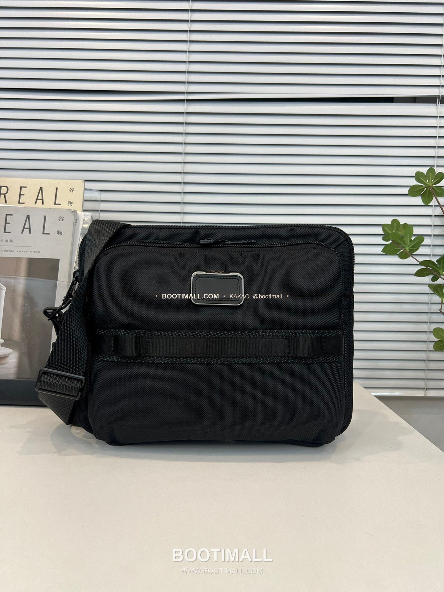 투미 알파브라보 나일론 멀티포켓 블랙 크로스백 Tumi Alpha Bravo Nylon Multi Pocket Black Crossbody Bag 232796 31cm 1