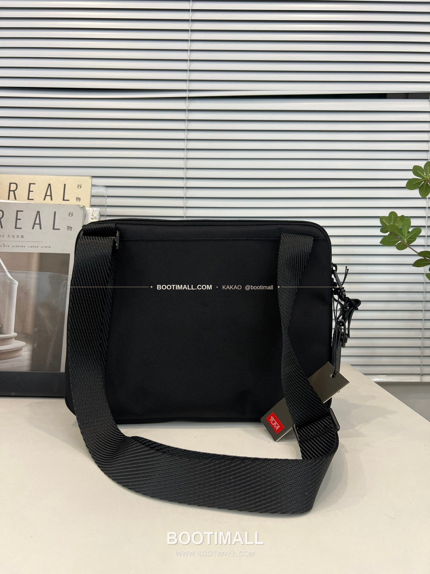 투미 알파브라보 나일론 멀티포켓 블랙 크로스백 Tumi Alpha Bravo Nylon Multi Pocket Black Crossbody Bag 232796 31cm 2