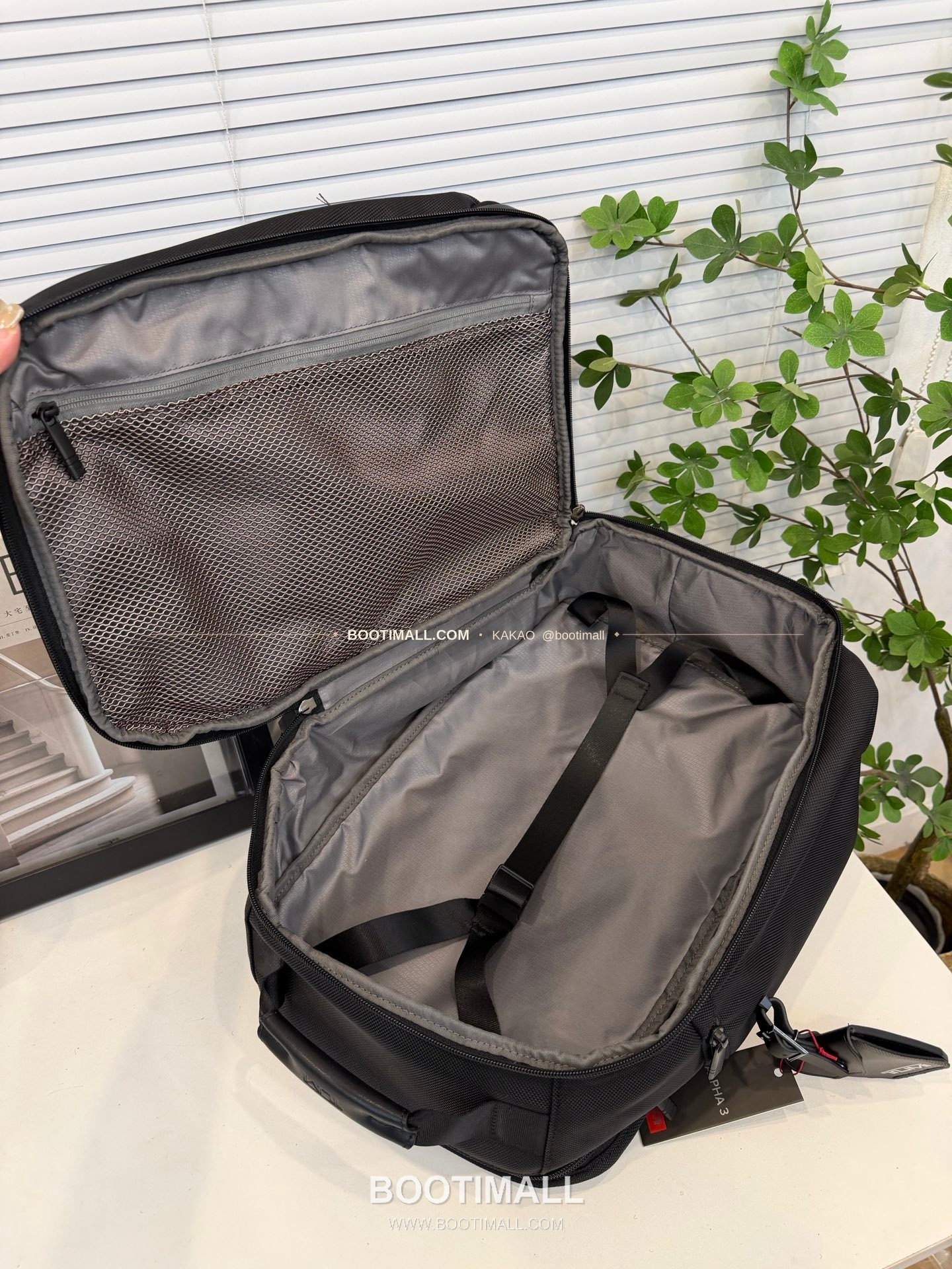 투미 알파4 FXT 나일론 멀티포켓 블랙 백팩 Tumi Alpha 4 FXT Nylon Multi Pocket Black Backpack 2603589D4 43cm 10