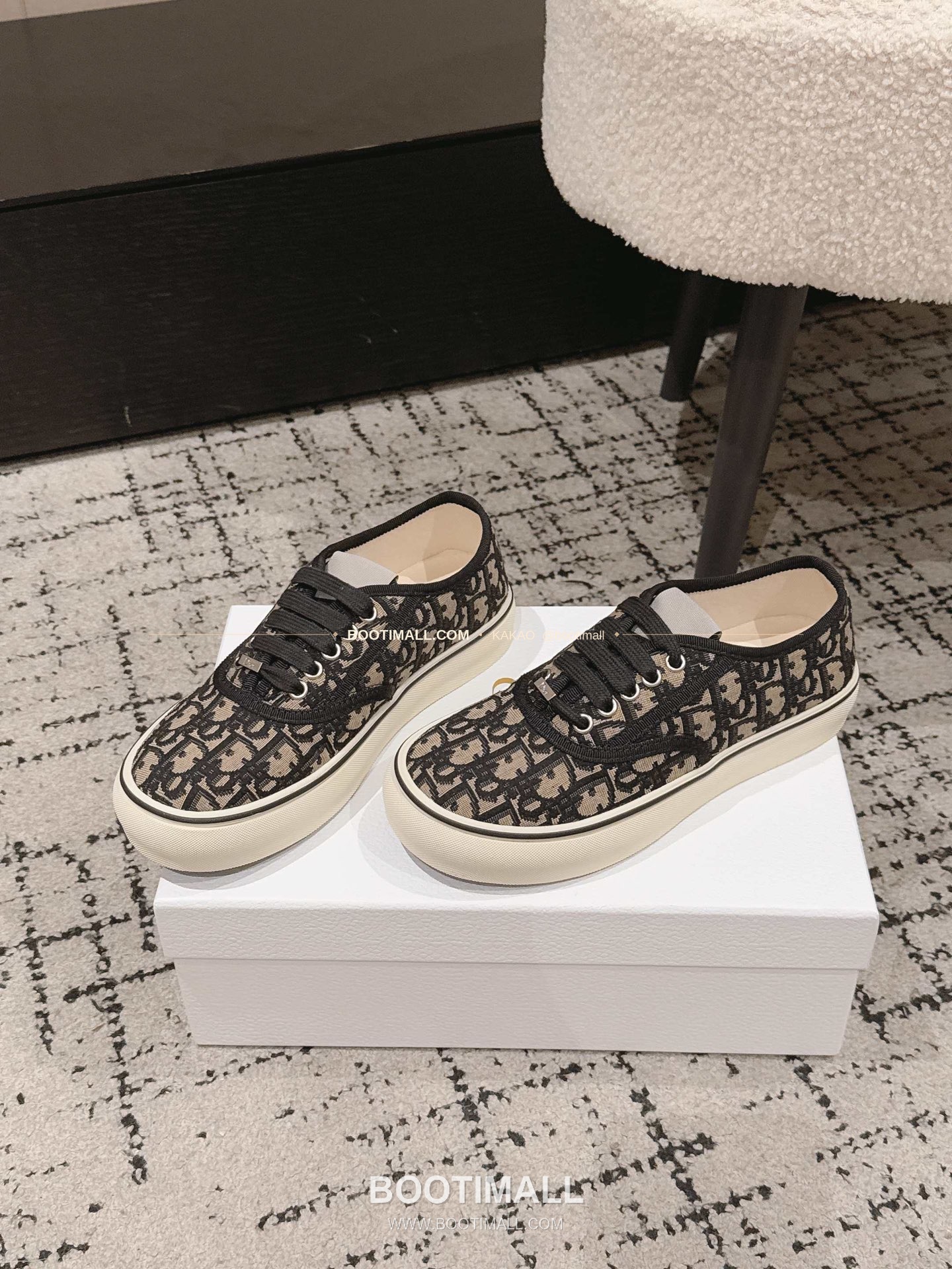 디올 2026SS 코튼 클로버 자수 로우탑 스니커즈 Dior 2026 SS Cotton Clover Embroidered Low-Top Sneakers 2