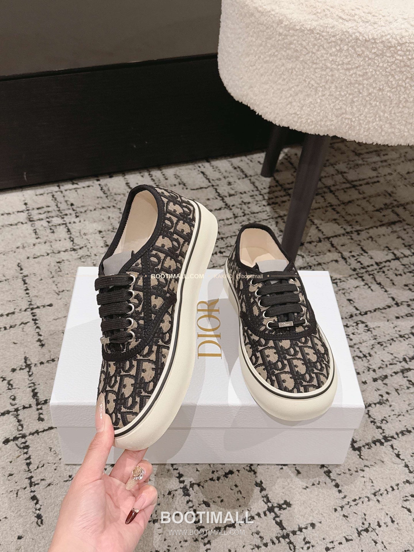 디올 2026SS 코튼 클로버 자수 로우탑 스니커즈 Dior 2026 SS Cotton Clover Embroidered Low-Top Sneakers 3