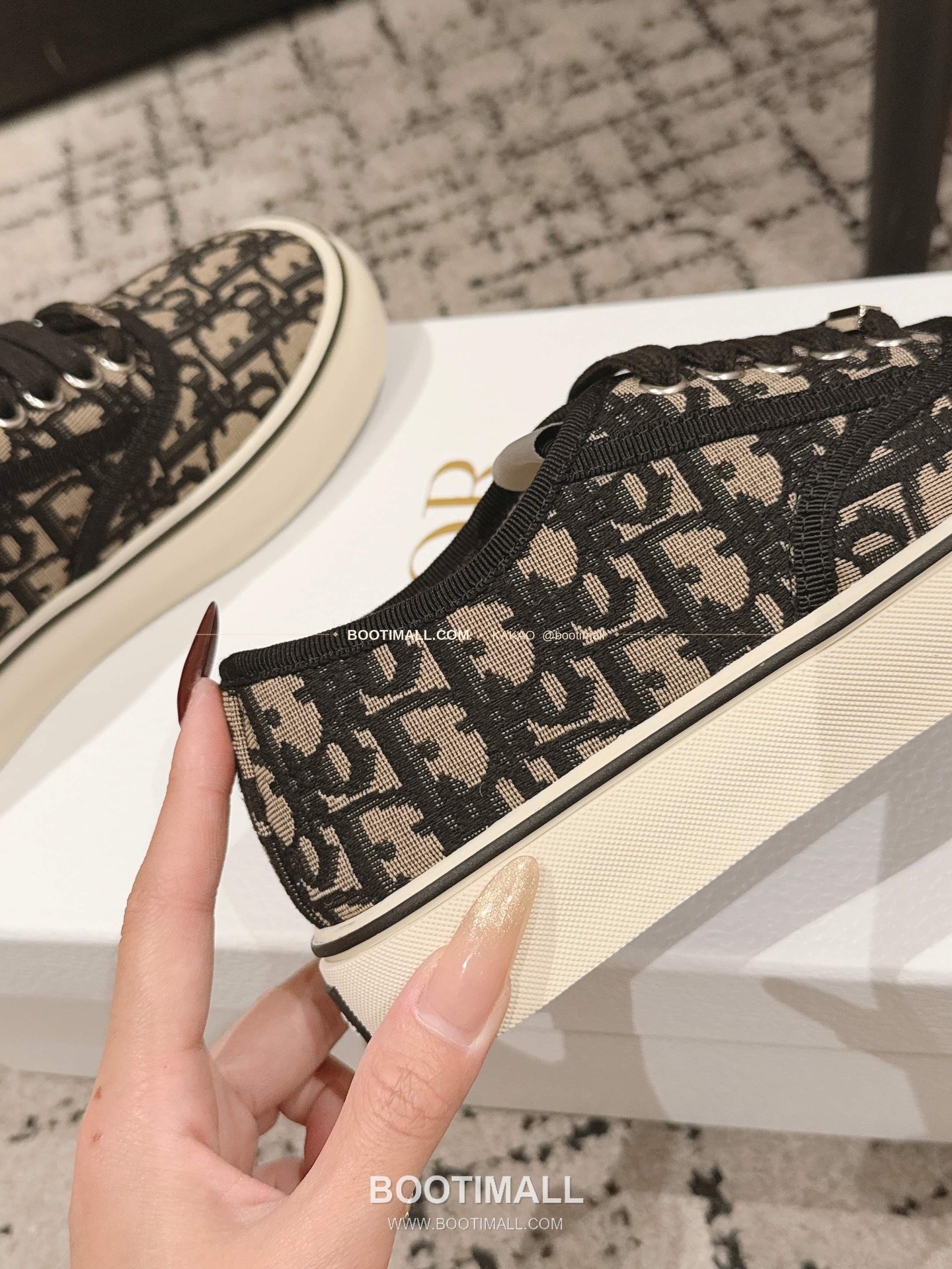 디올 2026SS 코튼 클로버 자수 로우탑 스니커즈 Dior 2026 SS Cotton Clover Embroidered Low-Top Sneakers 7