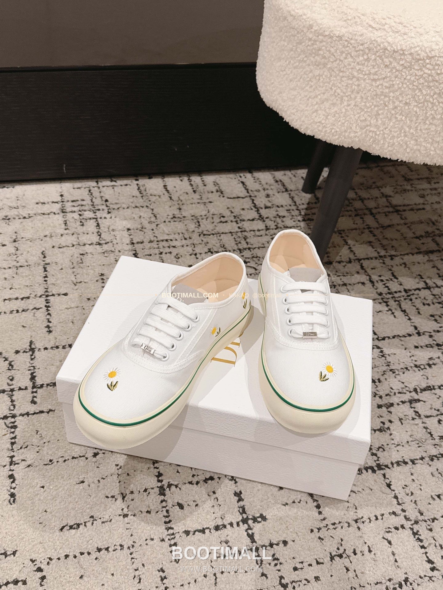 디올 2026SS 코튼 클로버 자수 로우탑 스니커즈 Dior 2026 SS Cotton Clover Embroidered Low-Top Sneakers 4