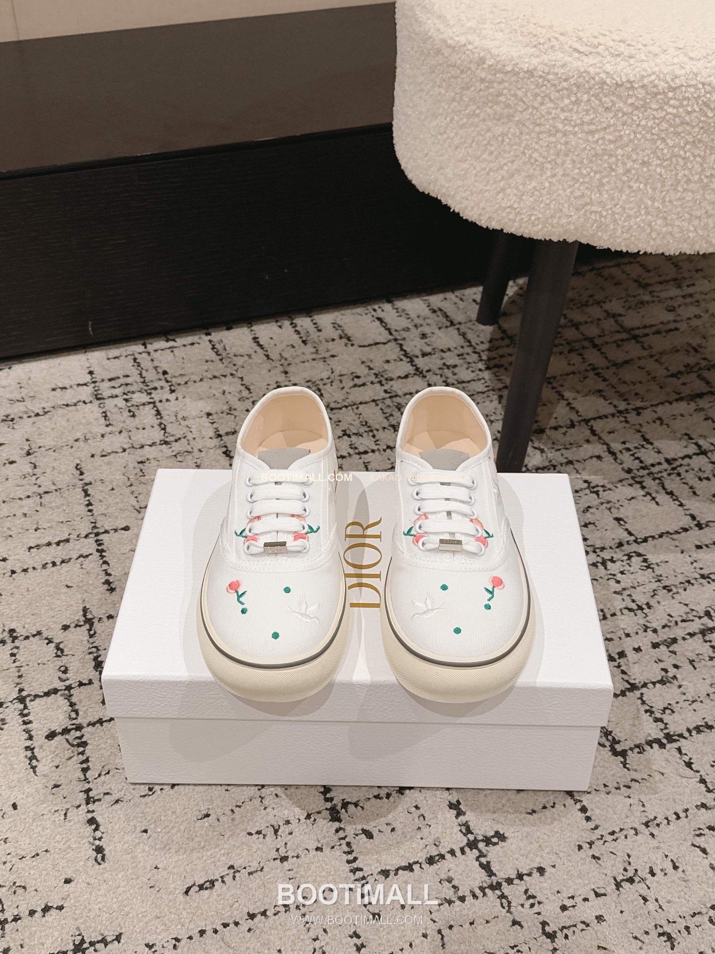 디올 2026SS 코튼 클로버 자수 로우탑 스니커즈 Dior 2026 SS Cotton Clover Embroidered Low-Top Sneakers 1