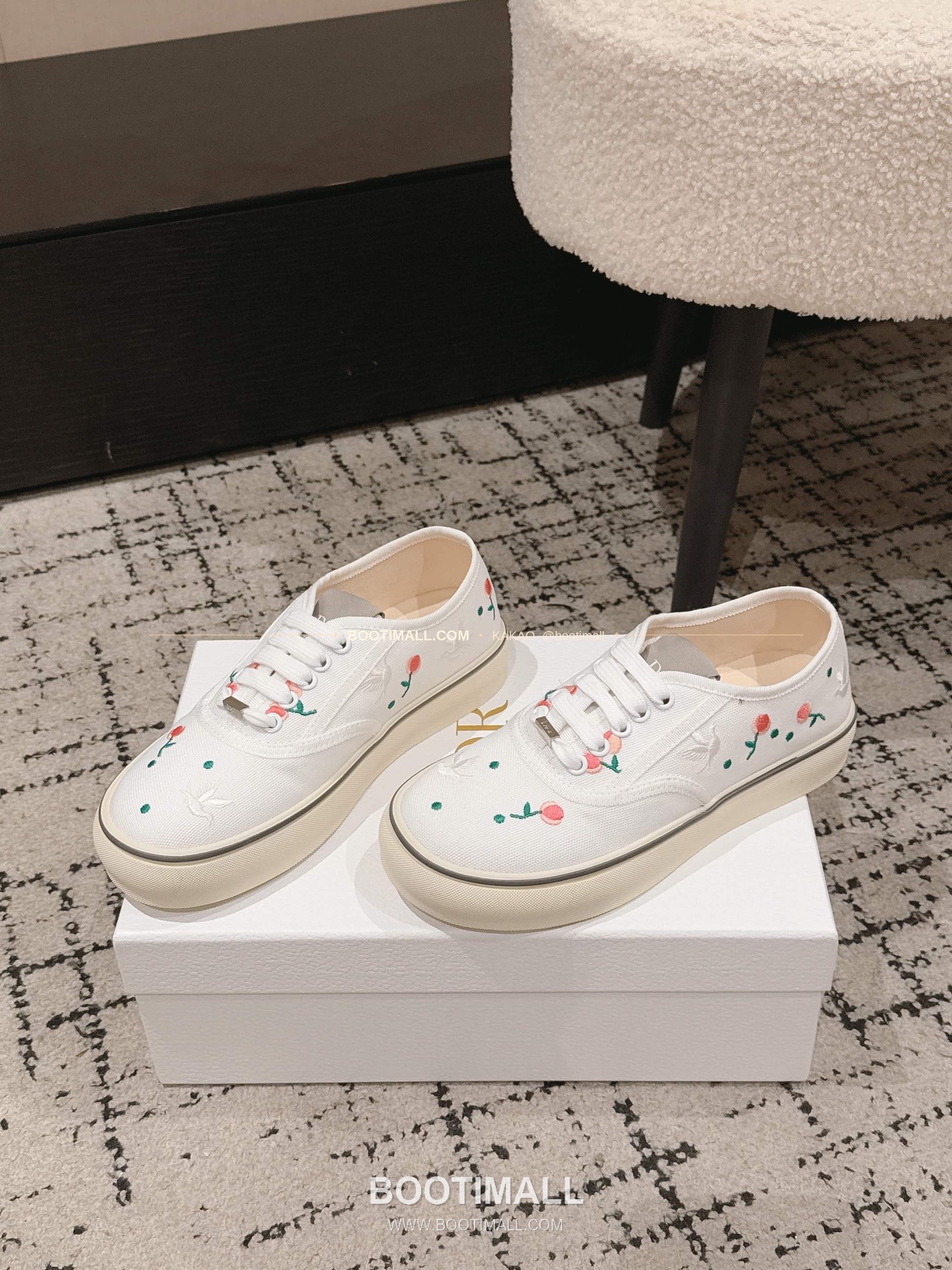 디올 2026SS 코튼 클로버 자수 로우탑 스니커즈 Dior 2026 SS Cotton Clover Embroidered Low-Top Sneakers 2