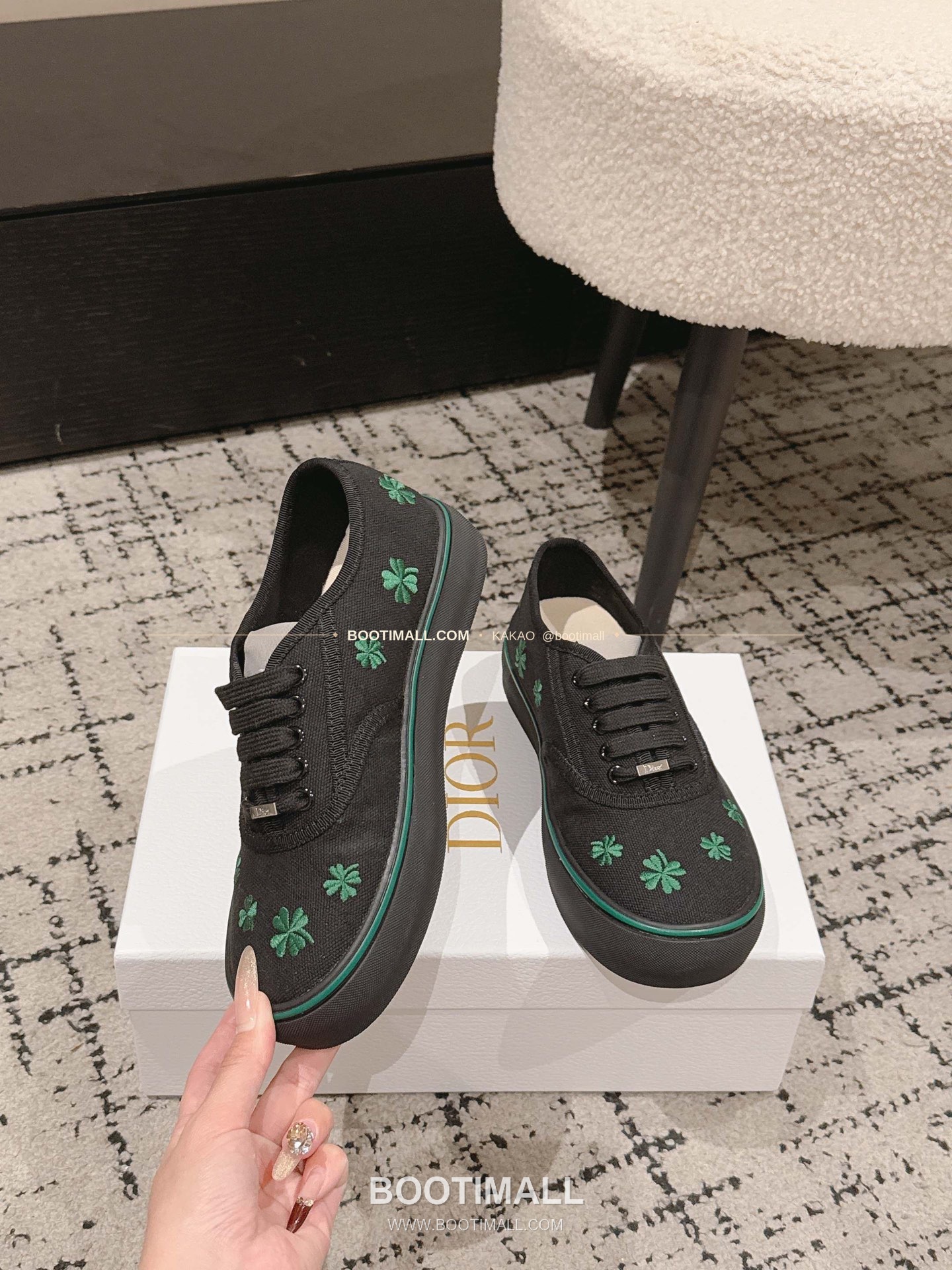 디올 2026SS 코튼 클로버 자수 로우탑 스니커즈 Dior 2026 SS Cotton Clover Embroidered Low-Top Sneakers 3