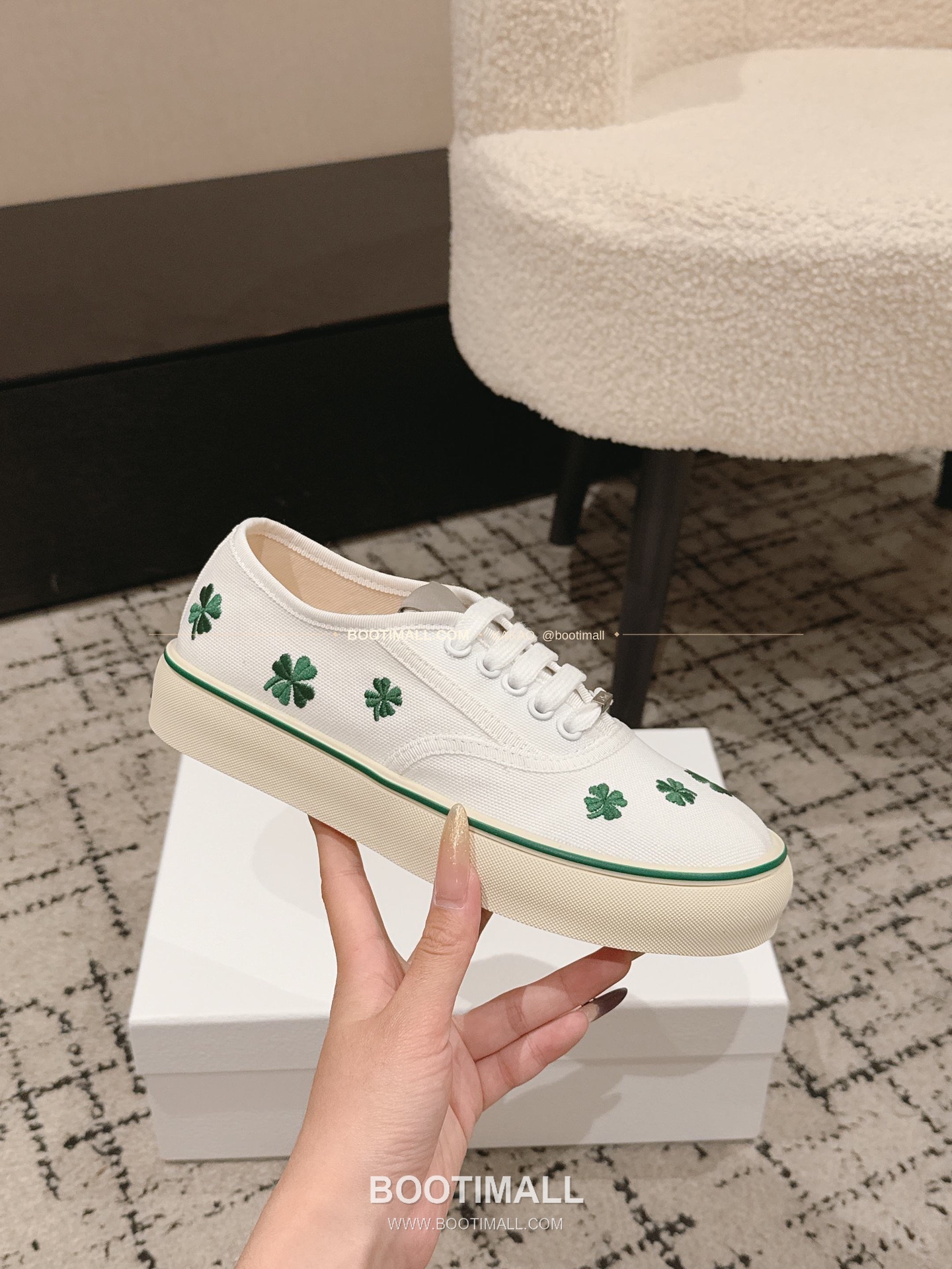 디올 2026SS 코튼 클로버 자수 로우탑 스니커즈 Dior 2026 SS Cotton Clover Embroidered Low-Top Sneakers 4