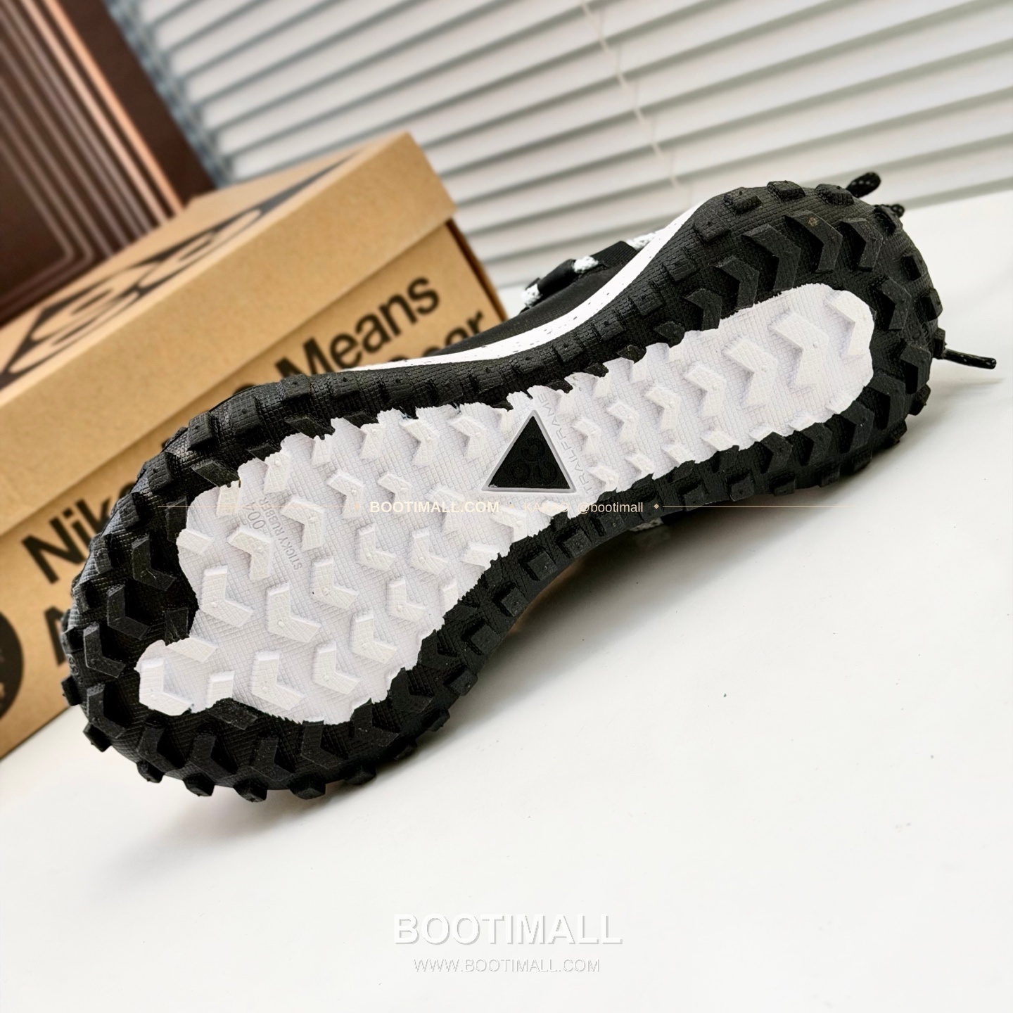 나이키 ACG 2026SS 메쉬 레더 믹스 컬러 블록 스니커즈 Nike ACG 2026 SS Mesh Leather Color Block Sneakers 9