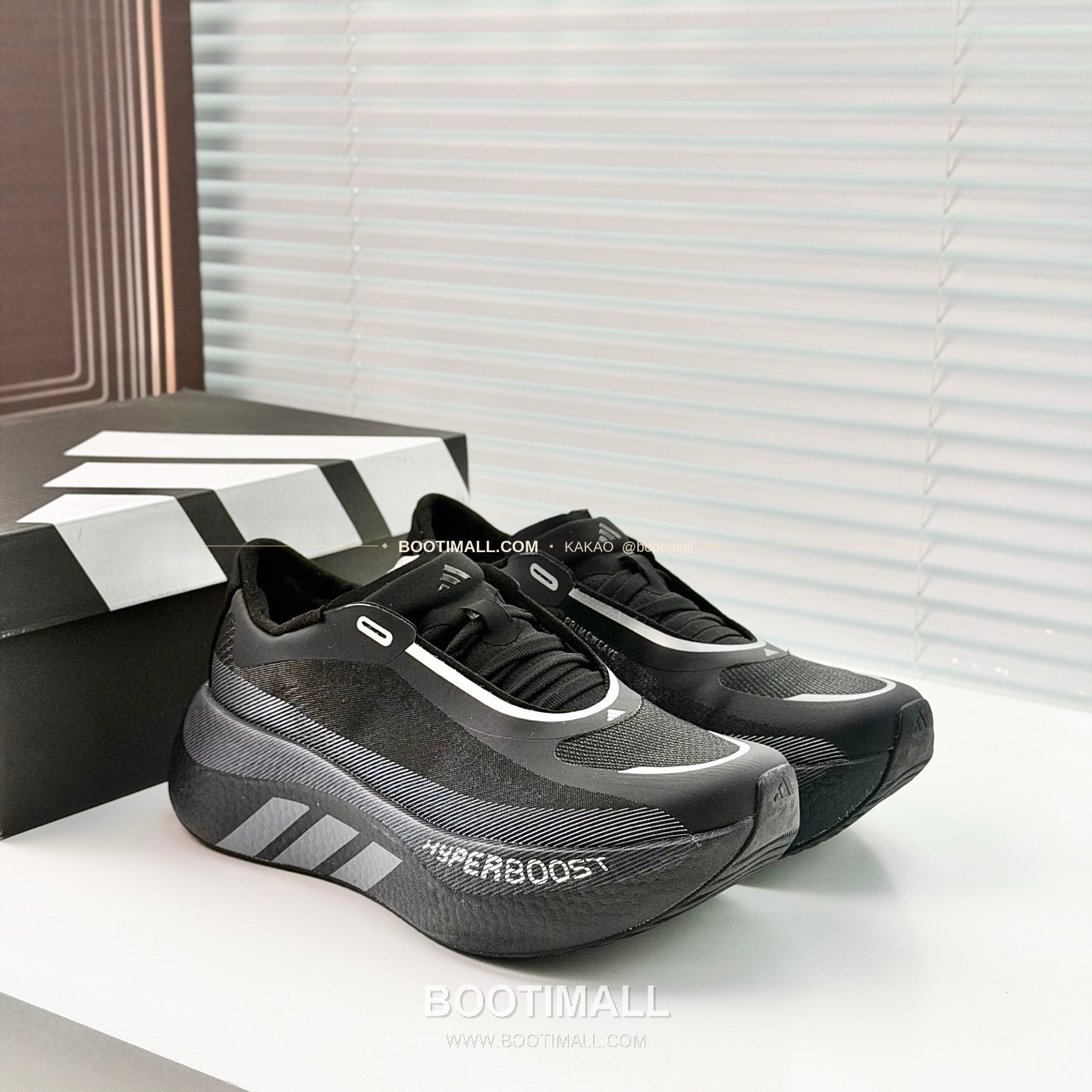 아디다스 2026SS 메쉬 니트 부스트 쿠셔닝 화이트 그린 스니커즈 Adidas 2026 SS Mesh Knit Boost Cushioning White Green Sneakers 1