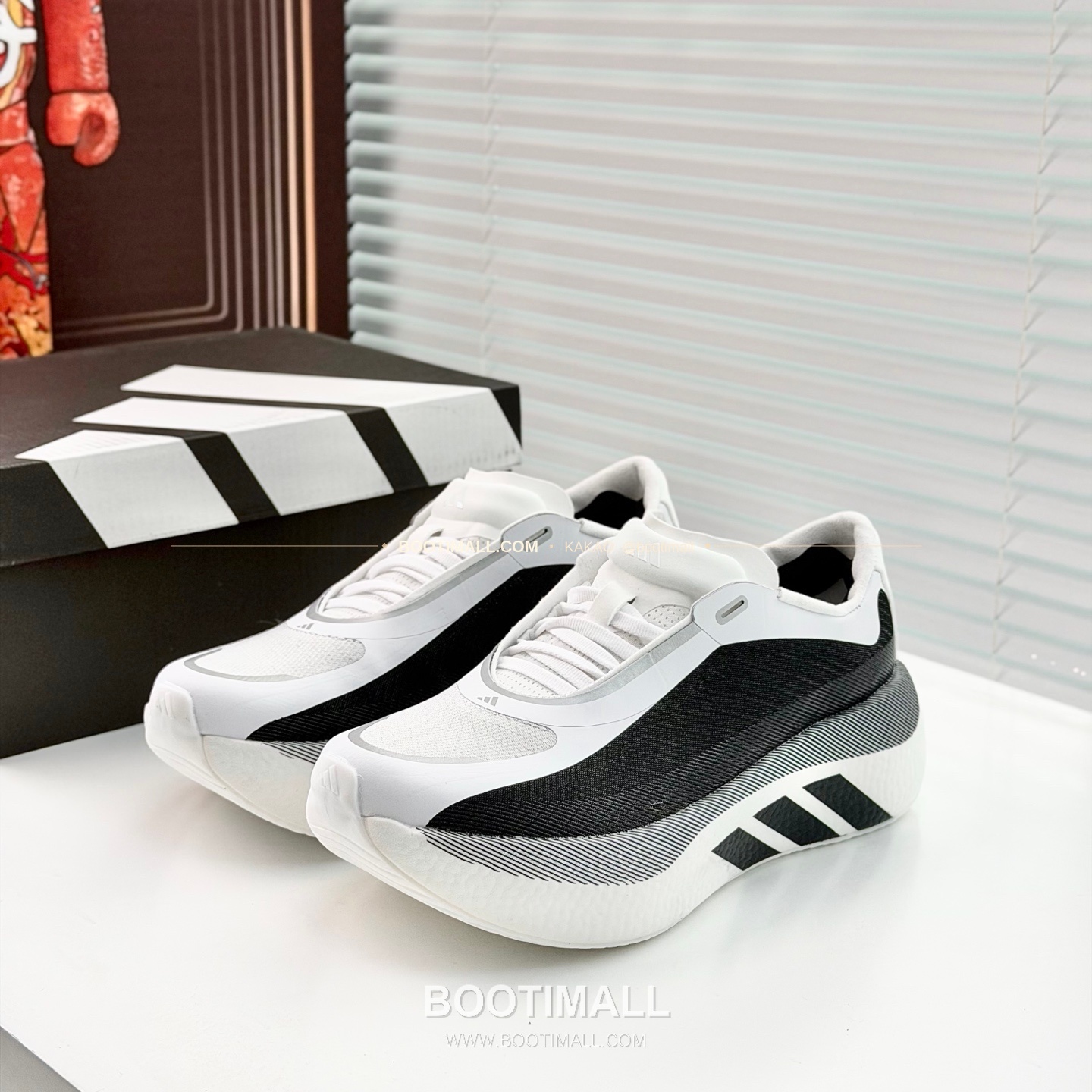아디다스 2026SS 메쉬 니트 부스트 쿠셔닝 화이트 그린 스니커즈 Adidas 2026 SS Mesh Knit Boost Cushioning White Green Sneakers 2