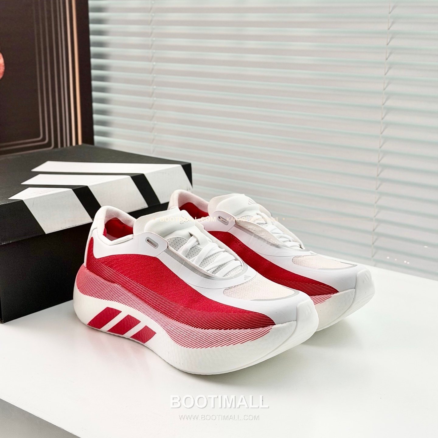 아디다스 2026SS 메쉬 니트 부스트 쿠셔닝 화이트 그린 스니커즈 Adidas 2026 SS Mesh Knit Boost Cushioning White Green Sneakers 1