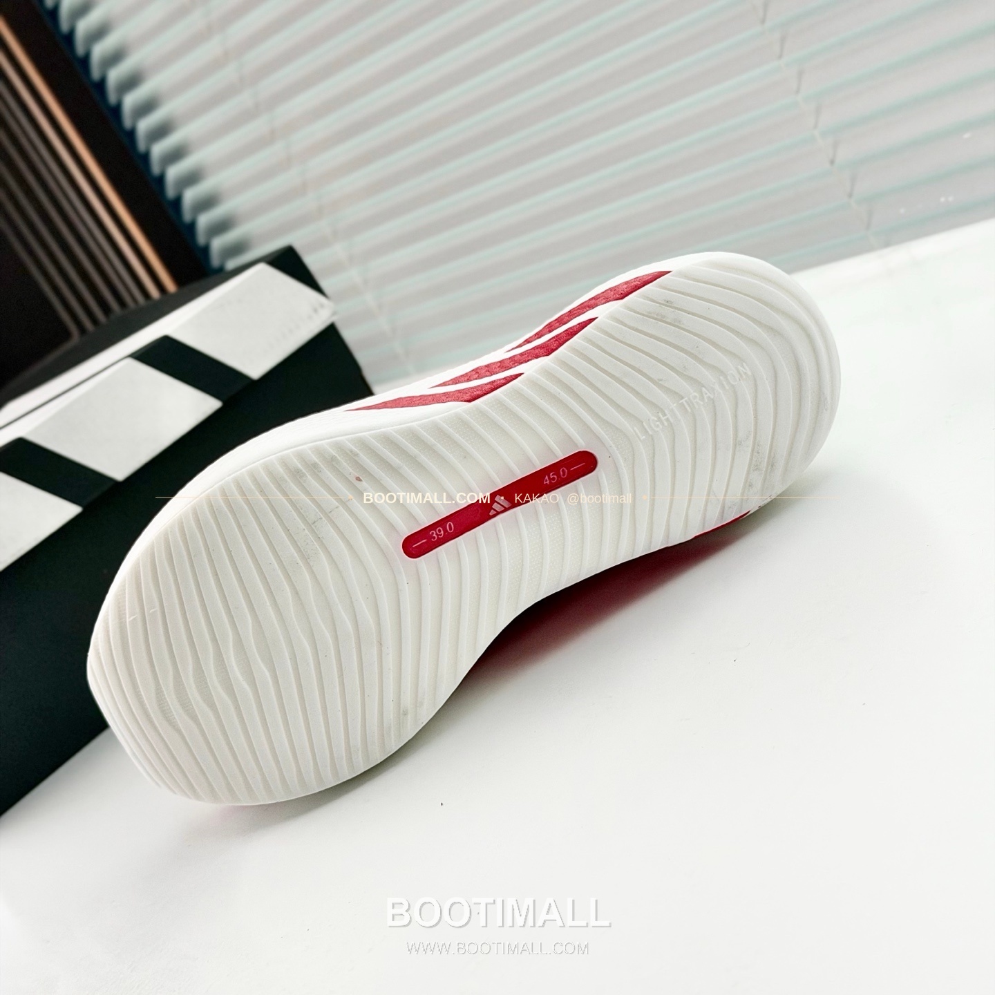 아디다스 2026SS 메쉬 니트 부스트 쿠셔닝 화이트 그린 스니커즈 Adidas 2026 SS Mesh Knit Boost Cushioning White Green Sneakers 9