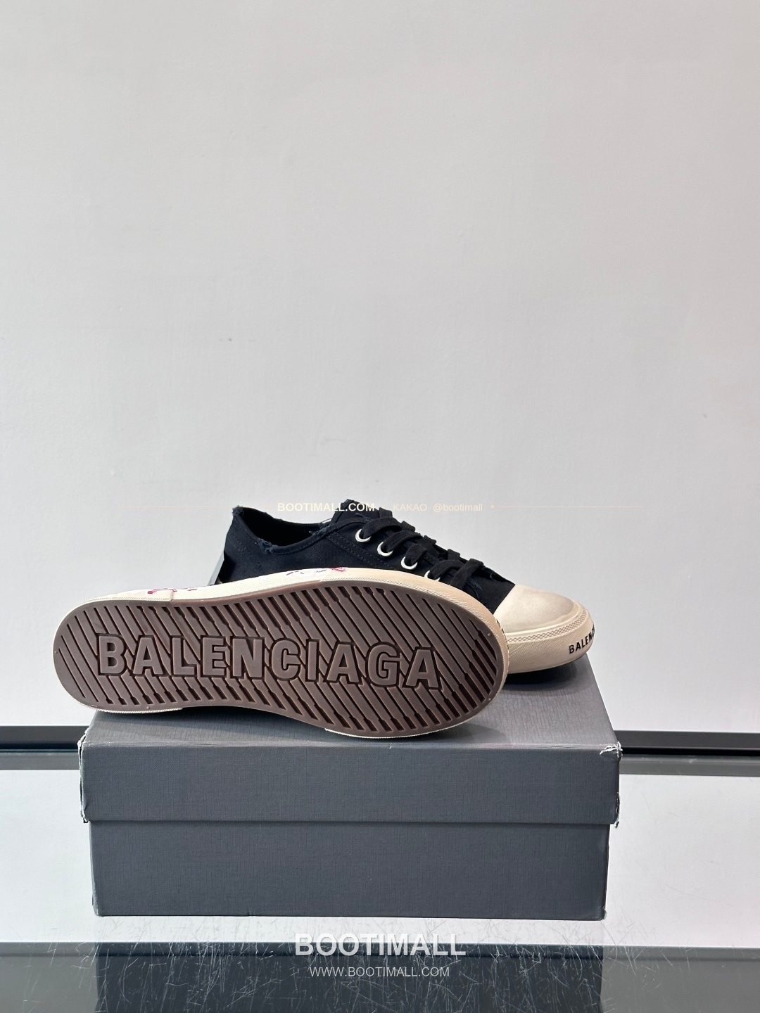 발렌시아가 2026SS 캔버스 그래피티 로고 로우탑 블랙 스니커즈 Balenciaga 2026 SS Canvas Graffiti Logo Low Top Black Sneakers 9