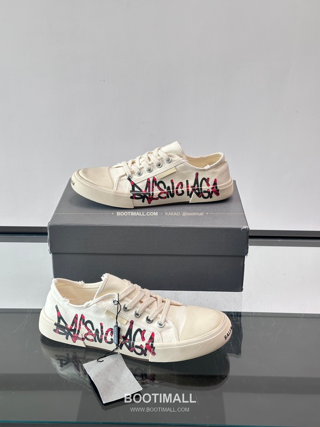 발렌시아가 2026SS 캔버스 그래피티 로고 로우탑 블랙 스니커즈 Balenciaga 2026 SS Canvas Graffiti Logo Low Top Black Sneakers 4