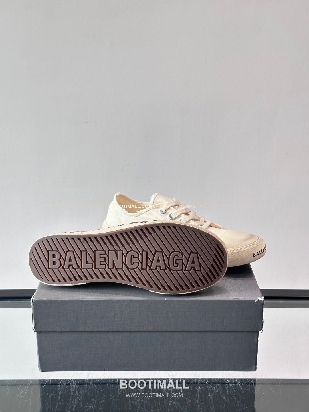 발렌시아가 2026SS 캔버스 그래피티 로고 로우탑 블랙 스니커즈 Balenciaga 2026 SS Canvas Graffiti Logo Low Top Black Sneakers 9