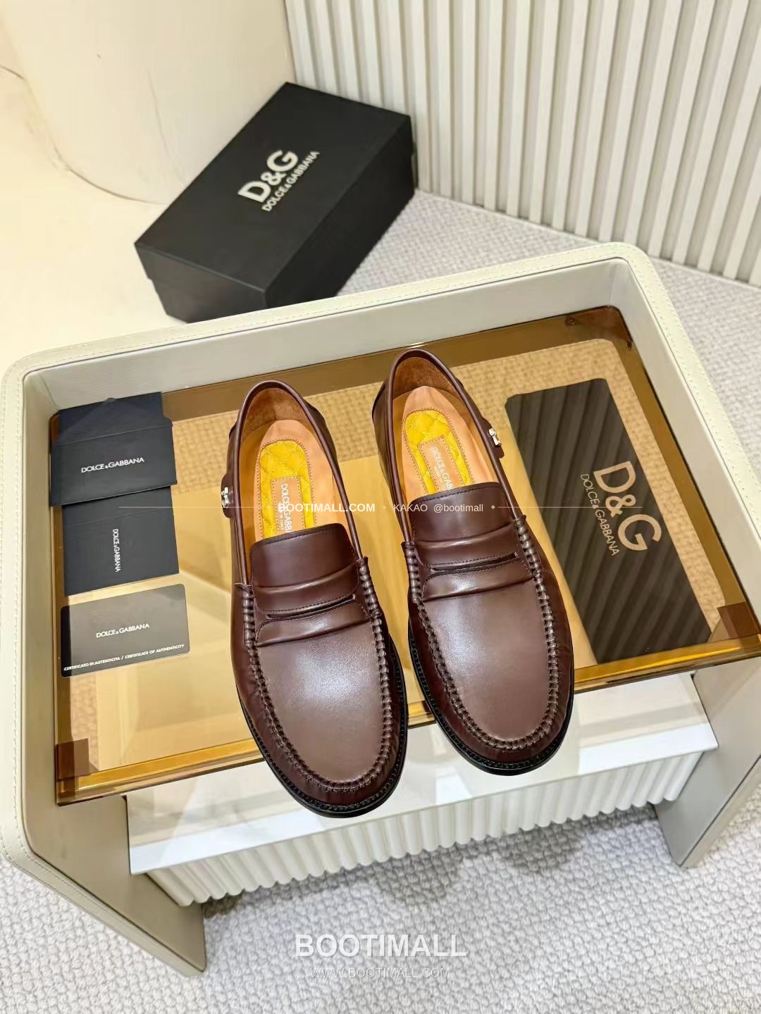 돌체앤가바나 2026SS 송아지가죽 버클 디테일 블랙 로퍼 Dolce & Gabbana 2026 SS Calfskin Buckle Detail Black Loafers 1