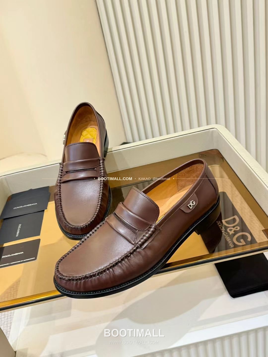 돌체앤가바나 2026SS 송아지가죽 버클 디테일 블랙 로퍼 Dolce & Gabbana 2026 SS Calfskin Buckle Detail Black Loafers 3