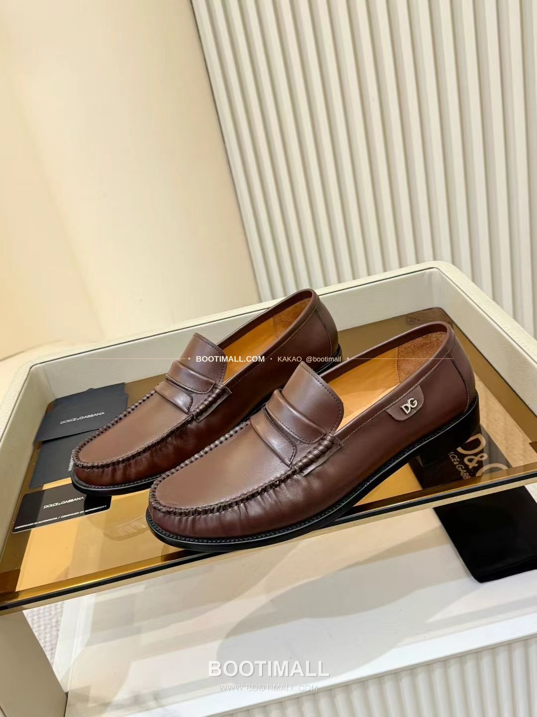 돌체앤가바나 2026SS 송아지가죽 버클 디테일 블랙 로퍼 Dolce & Gabbana 2026 SS Calfskin Buckle Detail Black Loafers 4