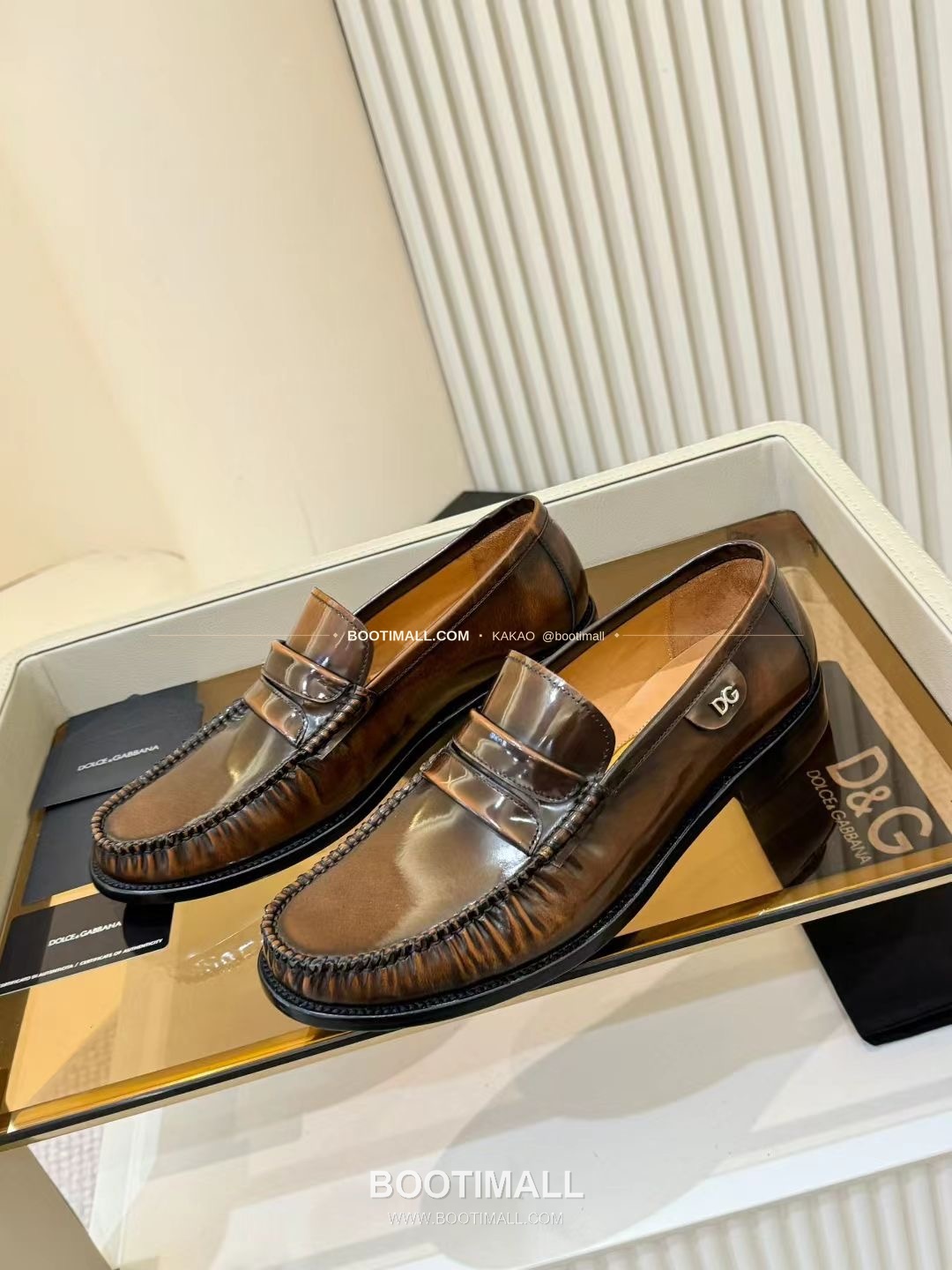 돌체앤가바나 2026SS 송아지가죽 버클 디테일 블랙 로퍼 Dolce & Gabbana 2026 SS Calfskin Buckle Detail Black Loafers 4