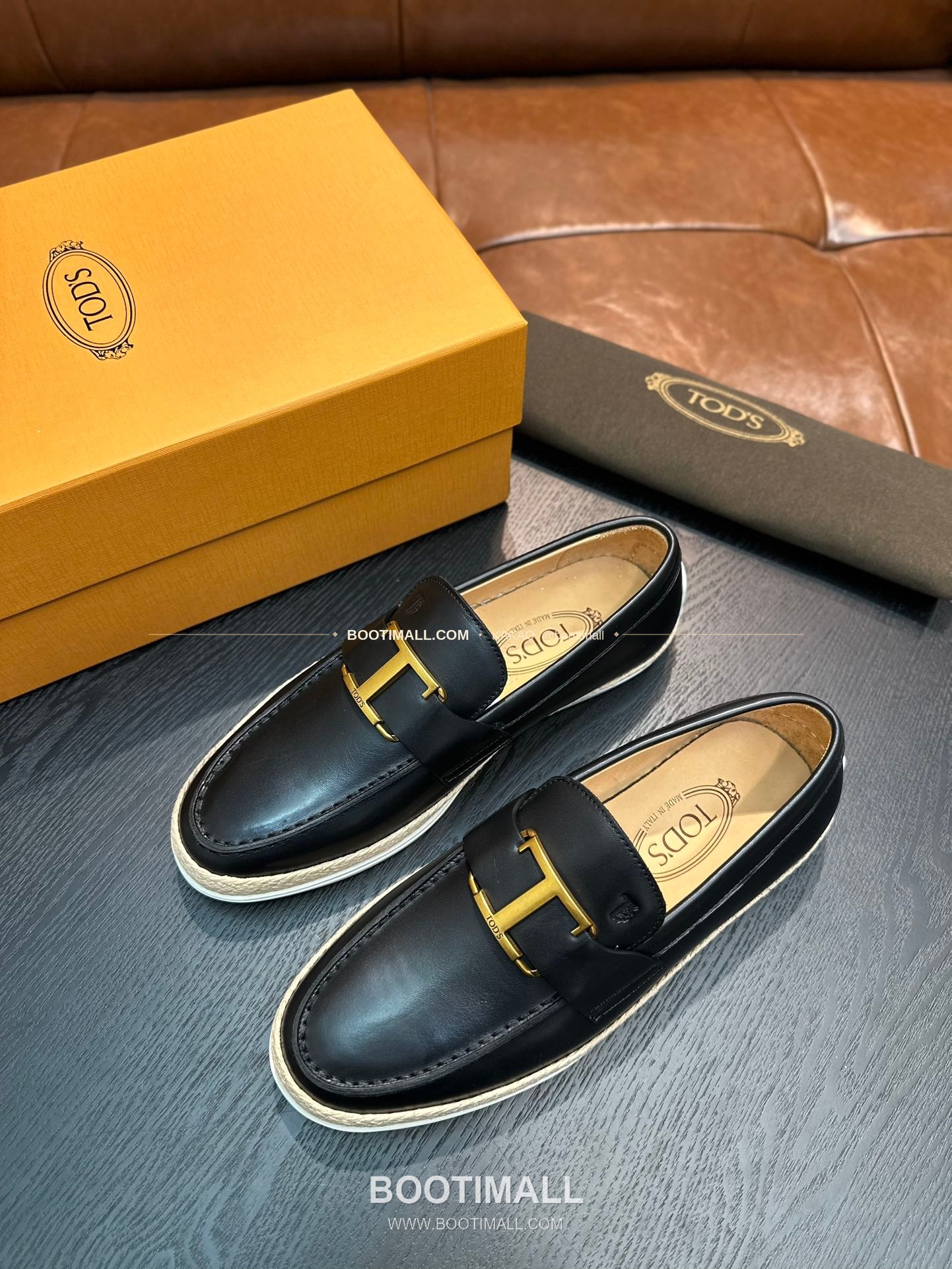 토즈 2026SS 스웨이드 로고 프린트 라피아 트림 브라운 로퍼 Tod's 2026 SS Suede Logo Print Raffia Trim Brown Loafers 3