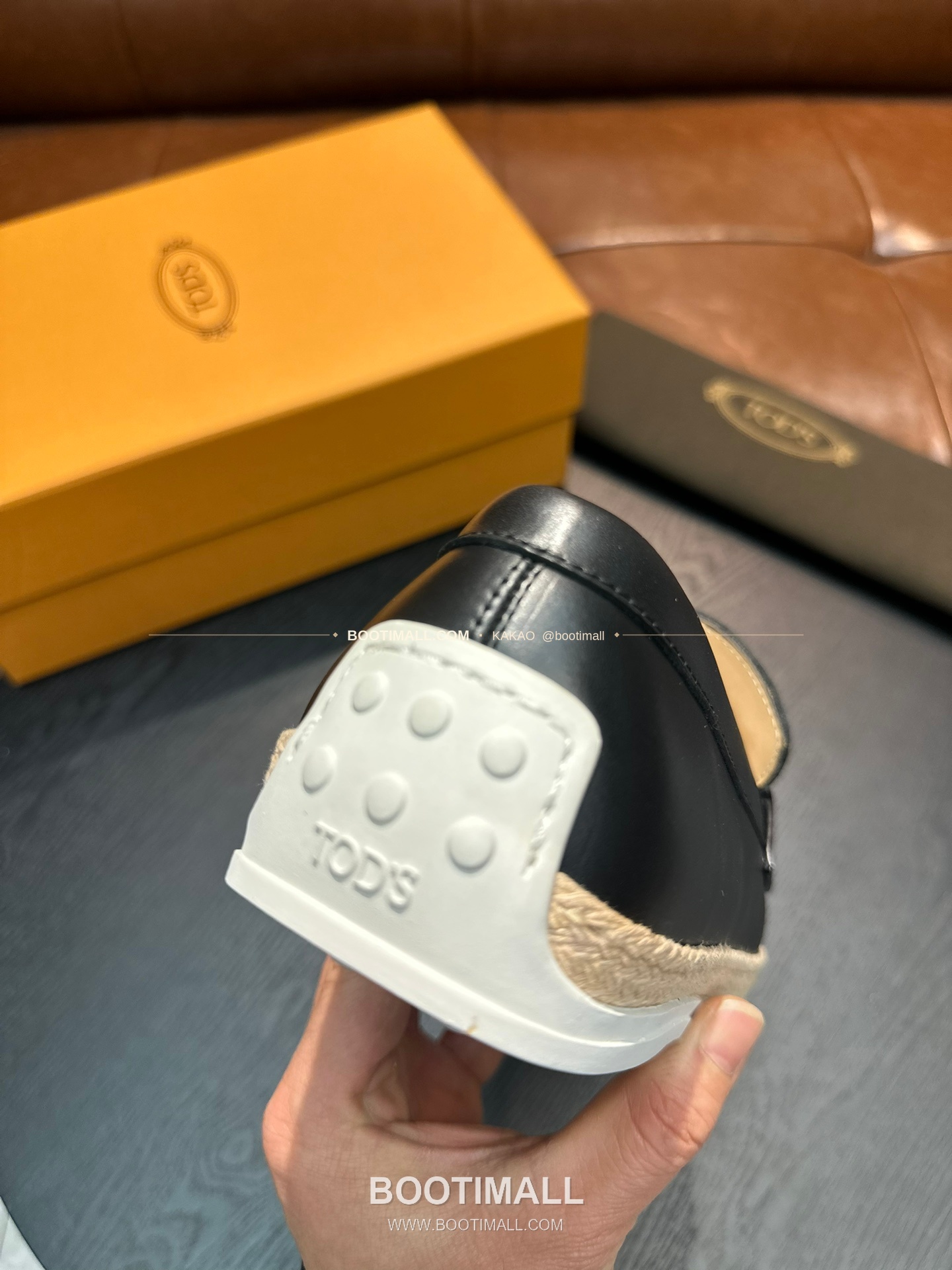 토즈 2026SS 스웨이드 로고 프린트 라피아 트림 브라운 로퍼 Tod's 2026 SS Suede Logo Print Raffia Trim Brown Loafers 9