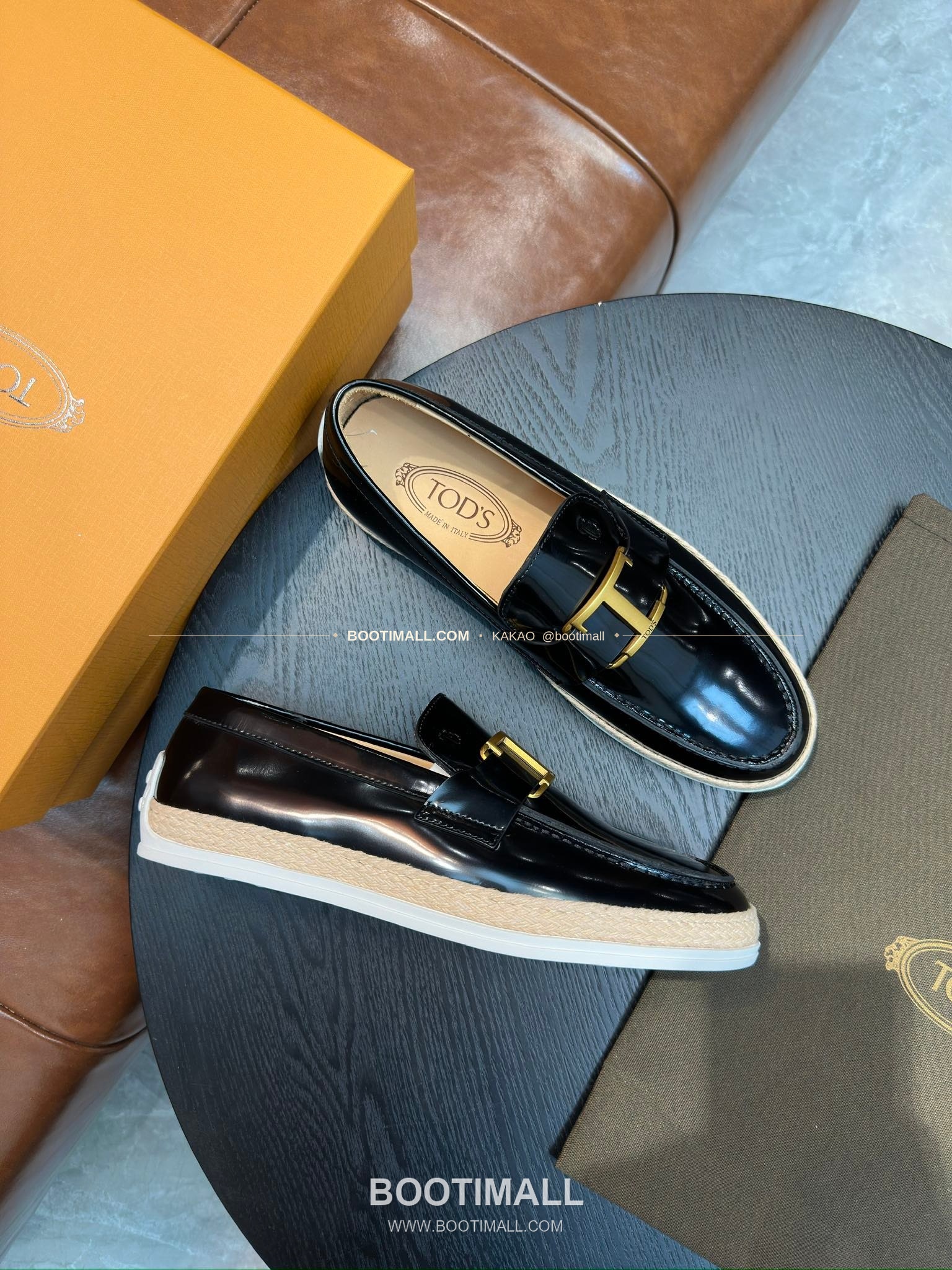 토즈 2026SS 스웨이드 로고 프린트 라피아 트림 브라운 로퍼 Tod's 2026 SS Suede Logo Print Raffia Trim Brown Loafers 4