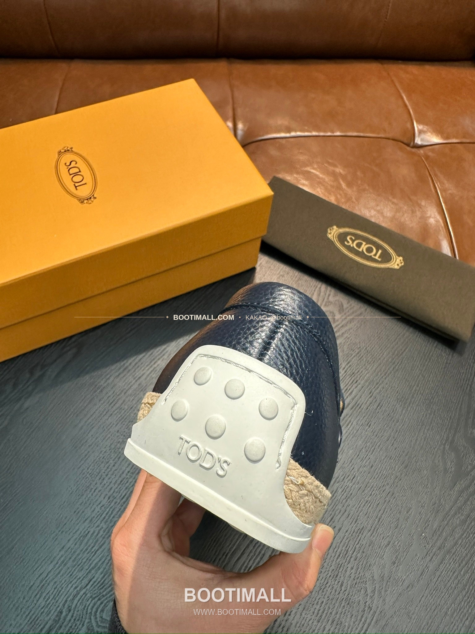 토즈 2026SS 스웨이드 로고 프린트 라피아 트림 브라운 로퍼 Tod's 2026 SS Suede Logo Print Raffia Trim Brown Loafers 9