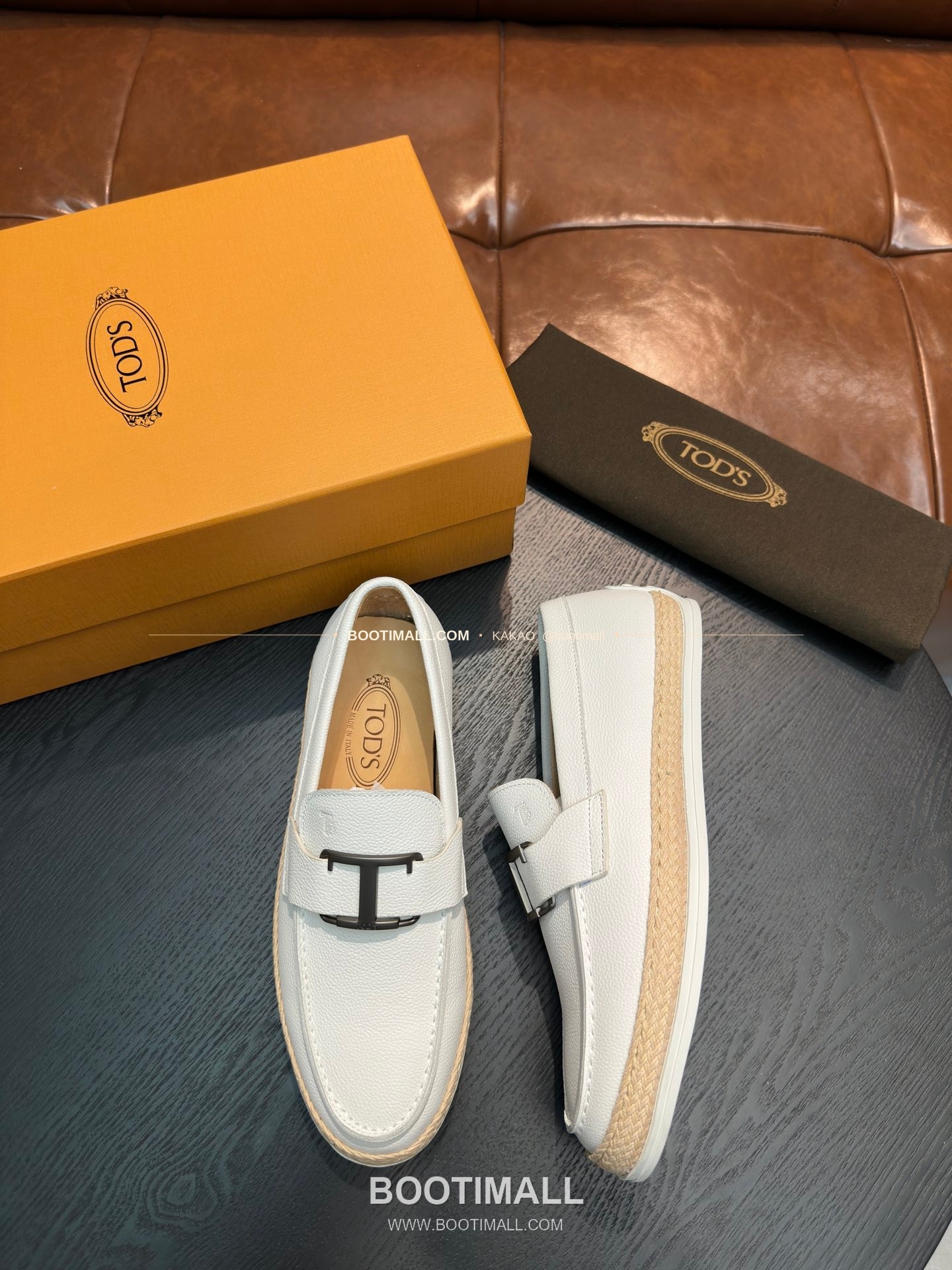토즈 2026SS 스웨이드 로고 프린트 라피아 트림 브라운 로퍼 Tod's 2026 SS Suede Logo Print Raffia Trim Brown Loafers 2