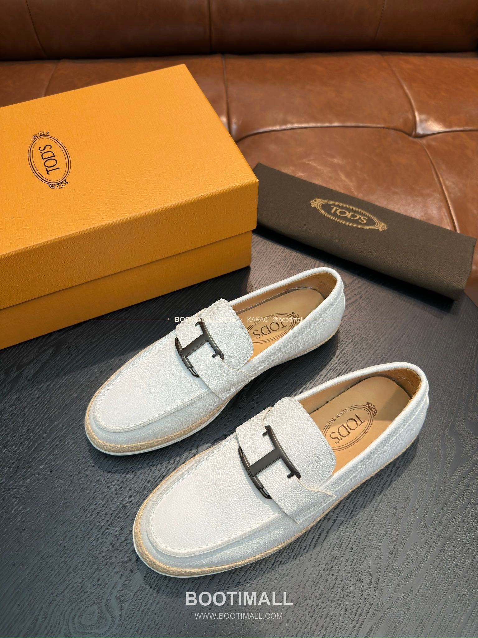 토즈 2026SS 스웨이드 로고 프린트 라피아 트림 브라운 로퍼 Tod's 2026 SS Suede Logo Print Raffia Trim Brown Loafers 3