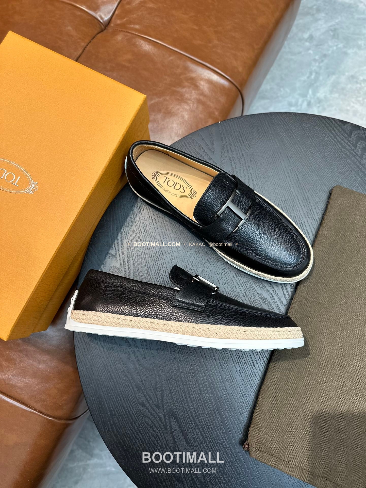 토즈 2026SS 스웨이드 로고 프린트 라피아 트림 브라운 로퍼 Tod's 2026 SS Suede Logo Print Raffia Trim Brown Loafers 4