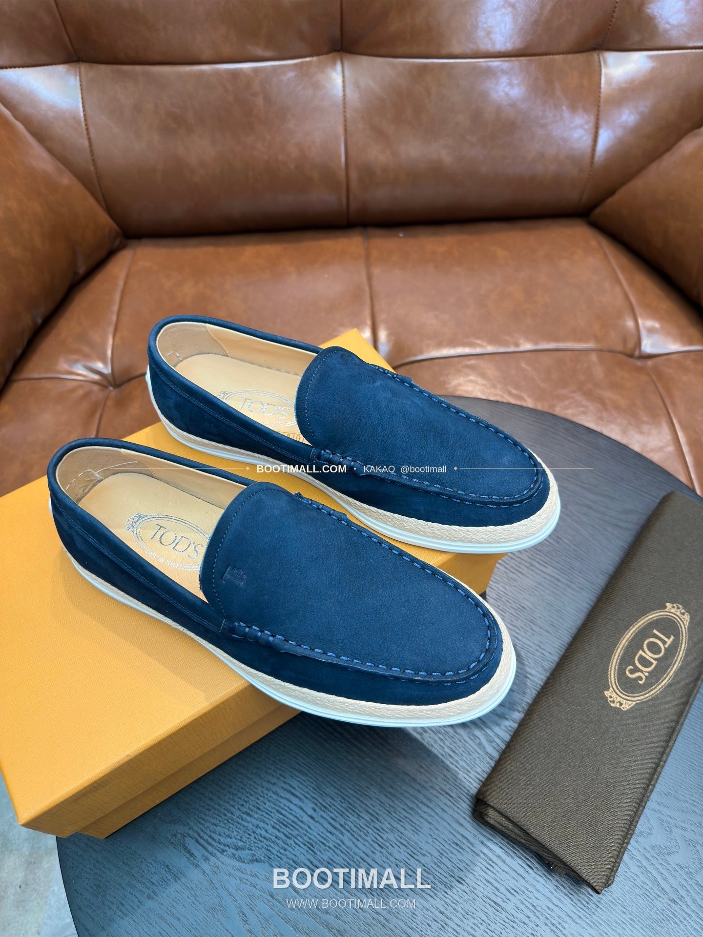 토즈 2026SS 스웨이드 로고 프린트 라피아 트림 브라운 로퍼 Tod's 2026 SS Suede Logo Print Raffia Trim Brown Loafers 4