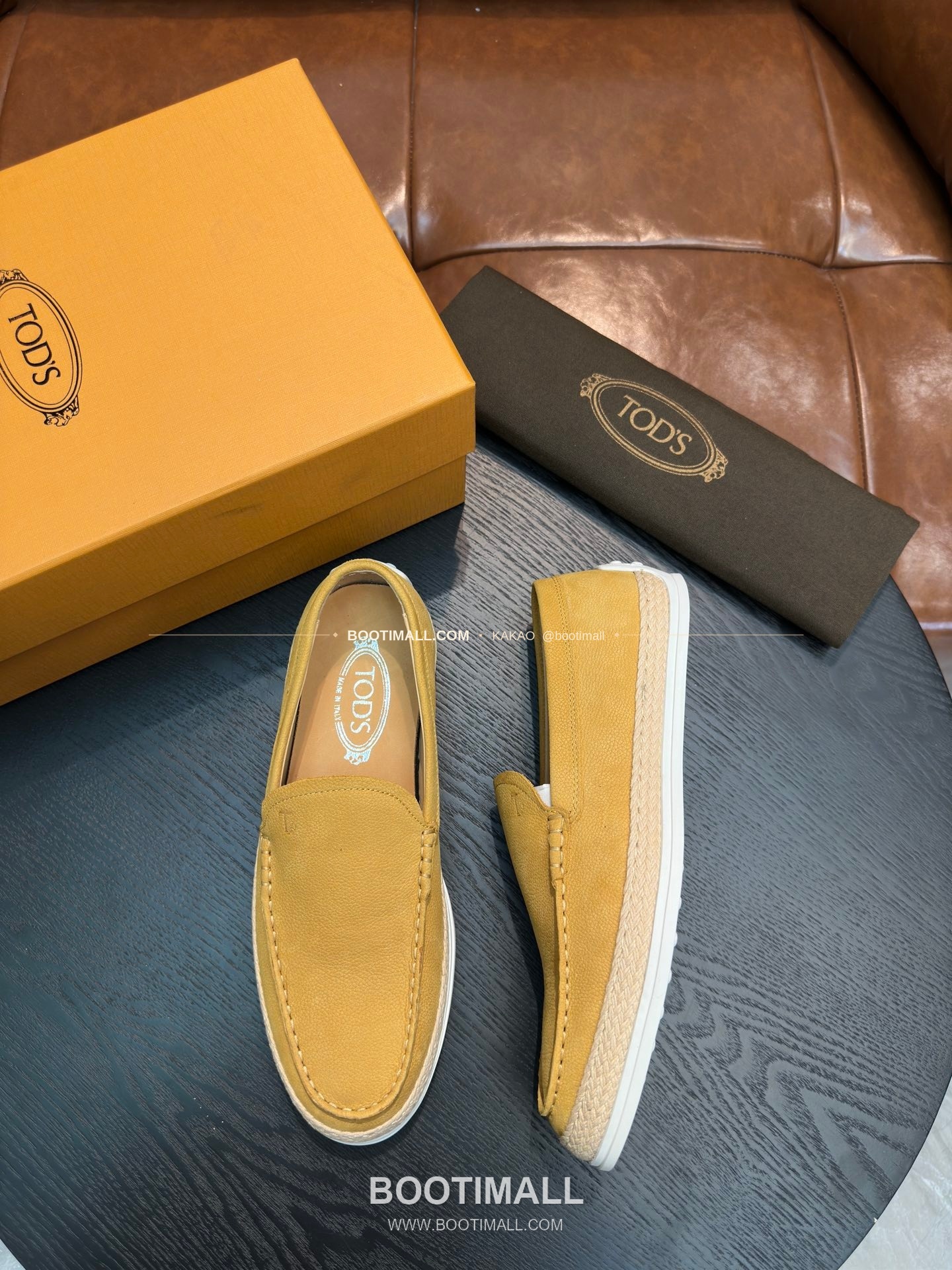 토즈 2026SS 스웨이드 로고 프린트 라피아 트림 브라운 로퍼 Tod's 2026 SS Suede Logo Print Raffia Trim Brown Loafers 2