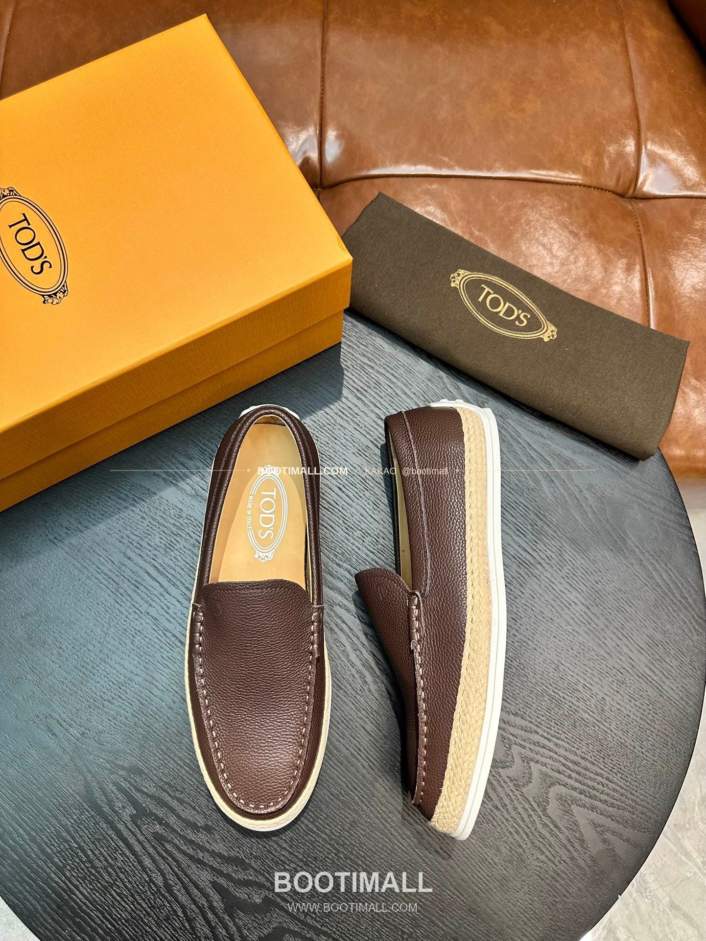 토즈 2026SS 스웨이드 로고 프린트 라피아 트림 브라운 로퍼 Tod's 2026 SS Suede Logo Print Raffia Trim Brown Loafers 2