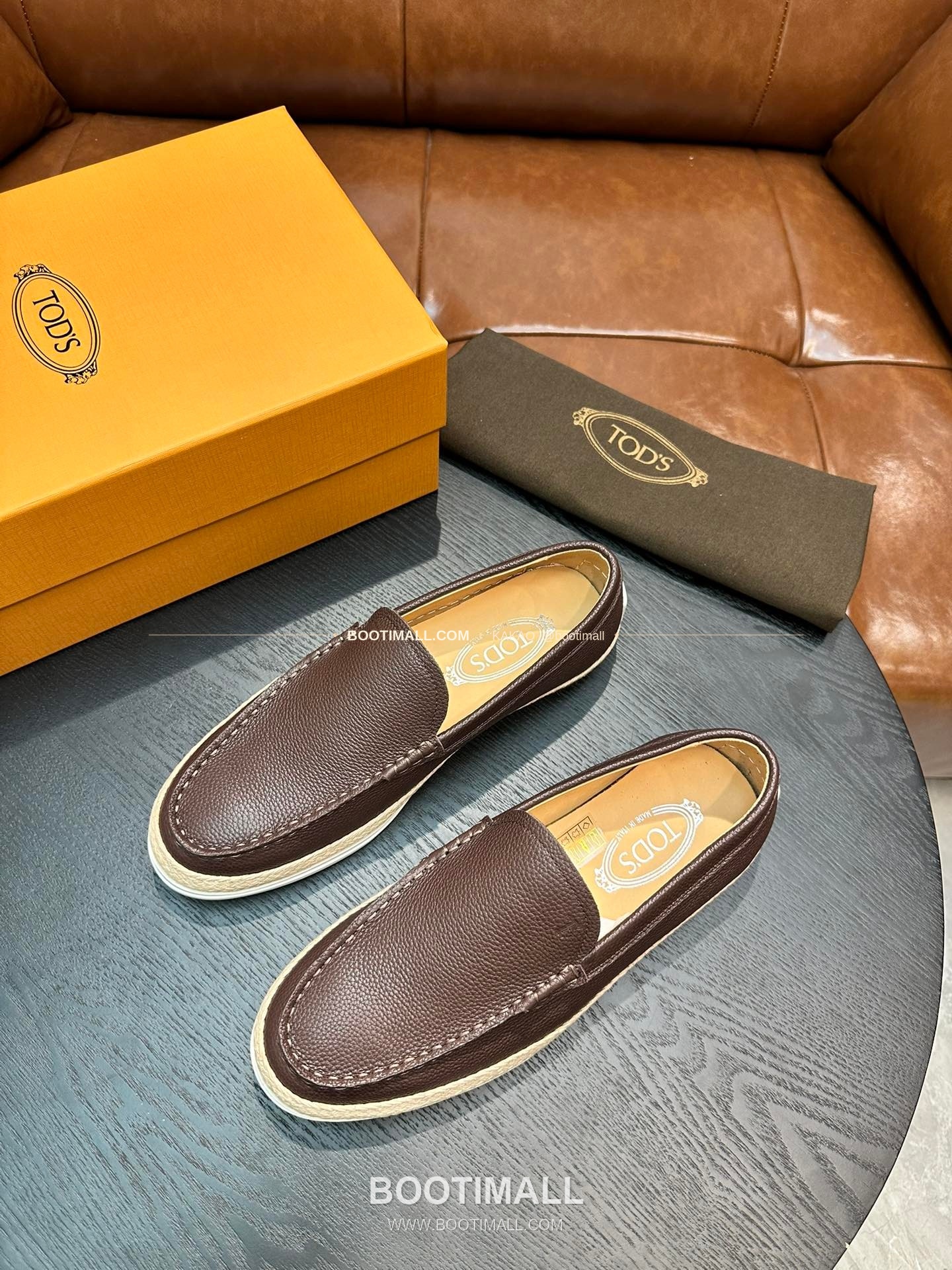 토즈 2026SS 스웨이드 로고 프린트 라피아 트림 브라운 로퍼 Tod's 2026 SS Suede Logo Print Raffia Trim Brown Loafers 3
