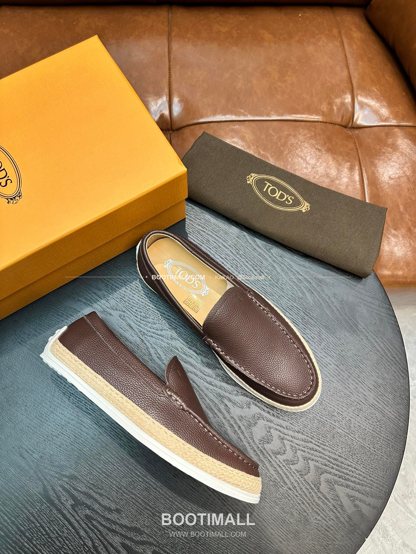 토즈 2026SS 스웨이드 로고 프린트 라피아 트림 브라운 로퍼 Tod's 2026 SS Suede Logo Print Raffia Trim Brown Loafers 4